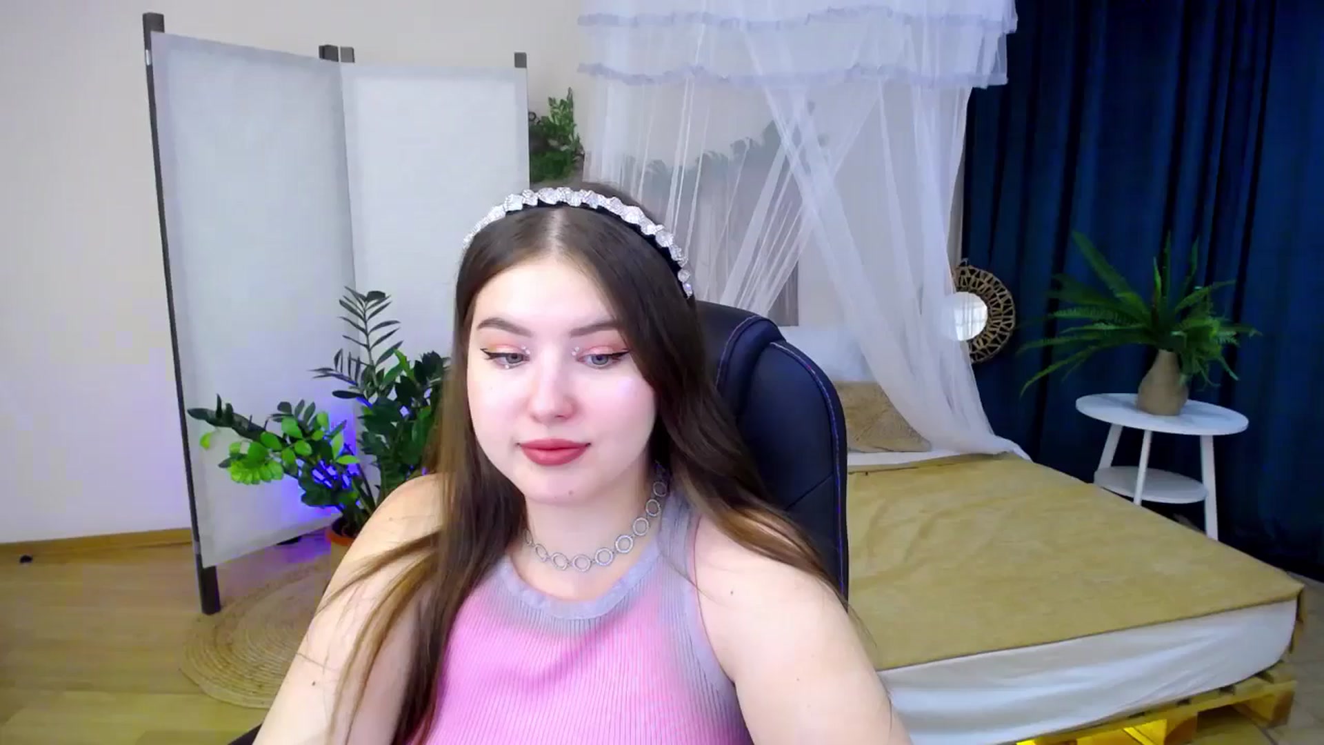 Gallery image thumbnail from AdmireMyEyes's myfreecams stream on, 09/17/2024, 04:30 image 10 of 20