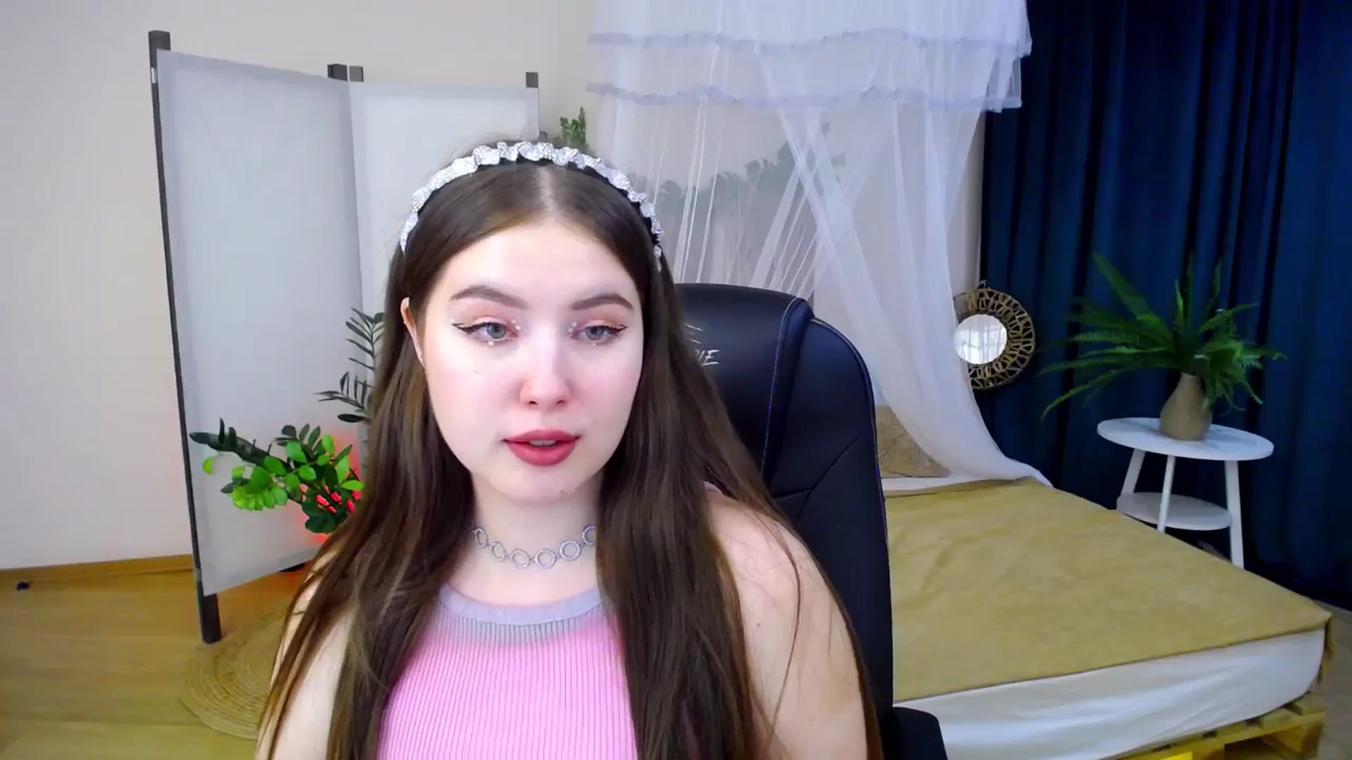 Gallery image thumbnail from AdmireMyEyes's myfreecams stream on, 09/17/2024, 04:30 image 20 of 20
