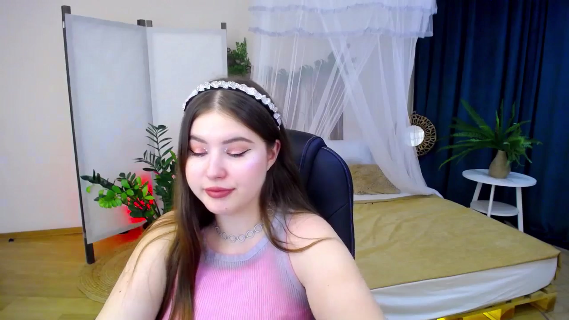 Gallery image thumbnail from AdmireMyEyes's myfreecams stream on, 09/17/2024, 04:30 image 4 of 20