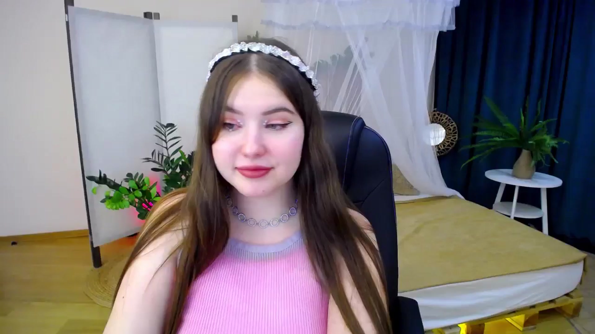 Gallery image thumbnail from AdmireMyEyes's myfreecams stream on, 09/17/2024, 04:09 image 11 of 20