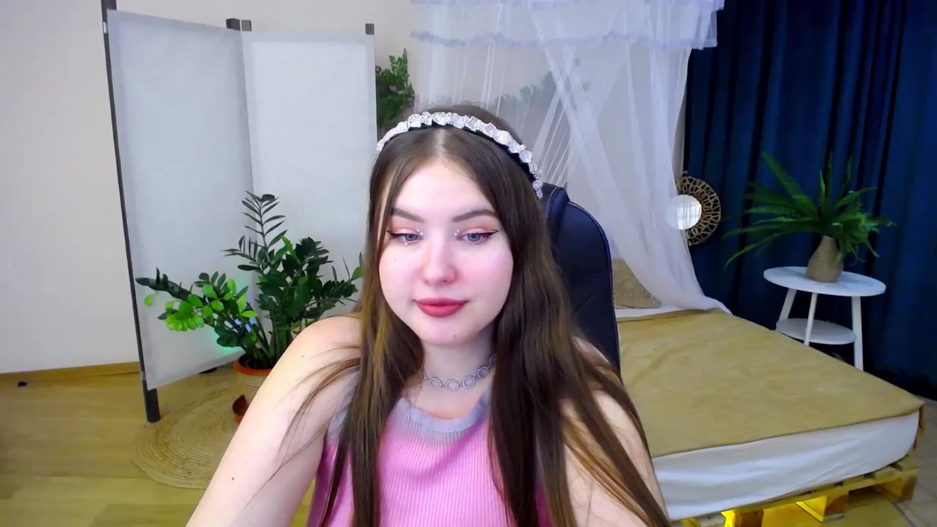 Gallery image thumbnail from AdmireMyEyes's myfreecams stream on, 09/17/2024, 04:09 image 14 of 20