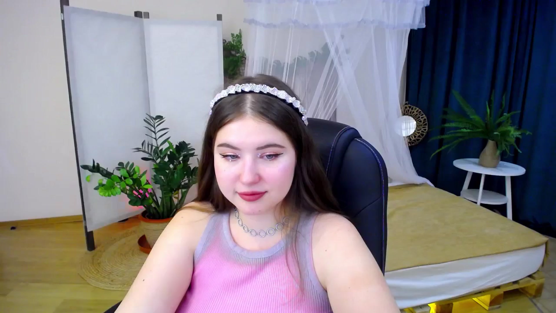 Gallery image thumbnail from AdmireMyEyes's myfreecams stream on, 09/17/2024, 04:09 image 4 of 20
