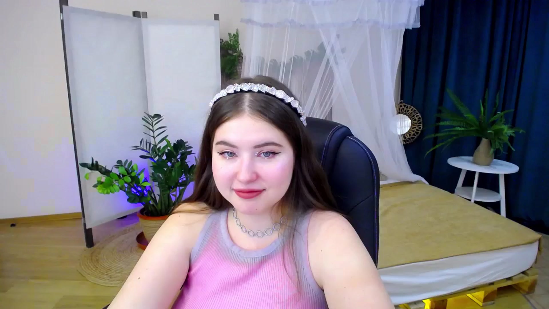 Gallery image thumbnail from AdmireMyEyes's myfreecams stream on, 09/17/2024, 04:09 image 1 of 20