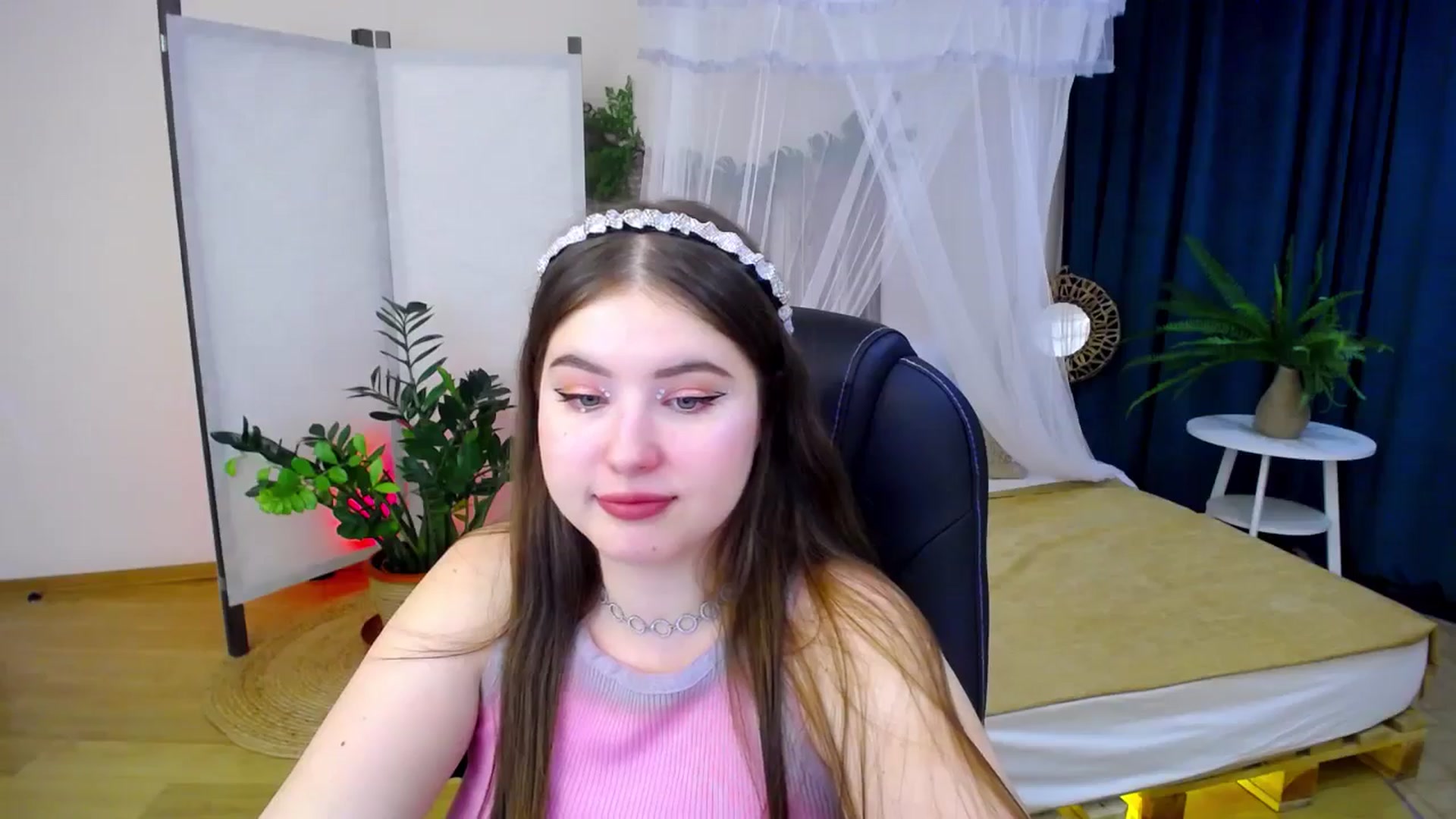 Gallery image thumbnail from AdmireMyEyes's myfreecams stream on, 09/17/2024, 04:09 image 9 of 20