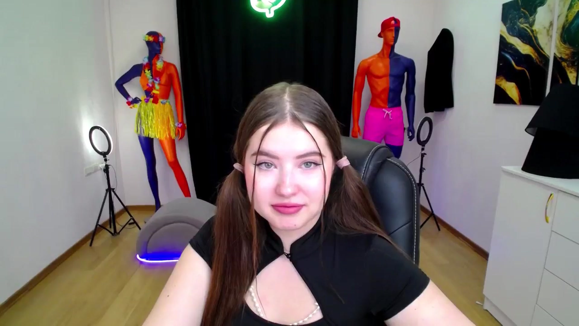 Gallery image thumbnail from AdmireMyEyes's myfreecams stream on, 09/17/2024, 19:29 image 7 of 20