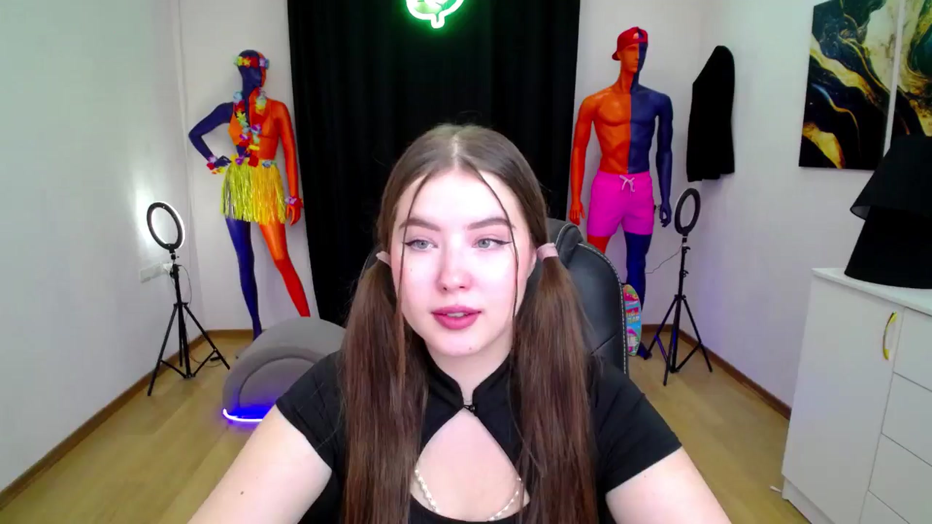 Gallery image thumbnail from AdmireMyEyes's myfreecams stream on, 09/17/2024, 19:29 image 9 of 20