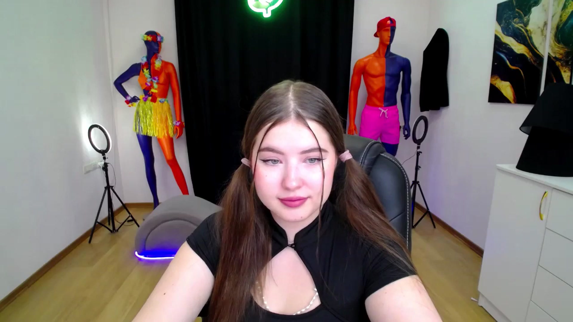 Gallery image thumbnail from AdmireMyEyes's myfreecams stream on, 09/17/2024, 19:29 image 2 of 20