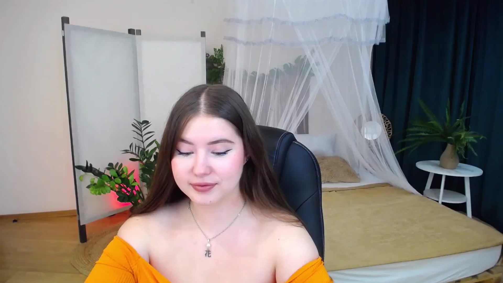 Gallery image thumbnail from AdmireMyEyes's myfreecams stream on, 09/26/2024, 18:29 image 7 of 20
