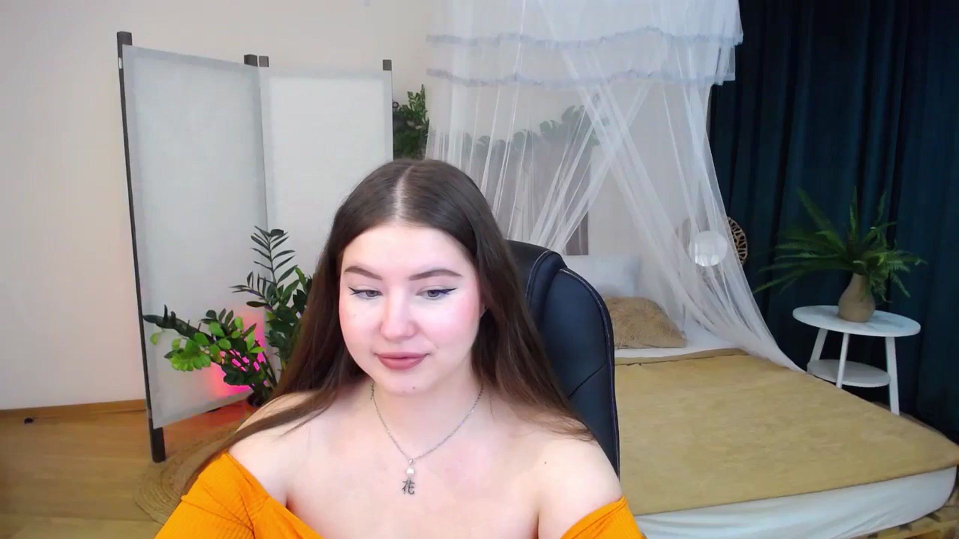 Gallery image thumbnail from AdmireMyEyes's myfreecams stream on, 09/26/2024, 18:29 image 10 of 20