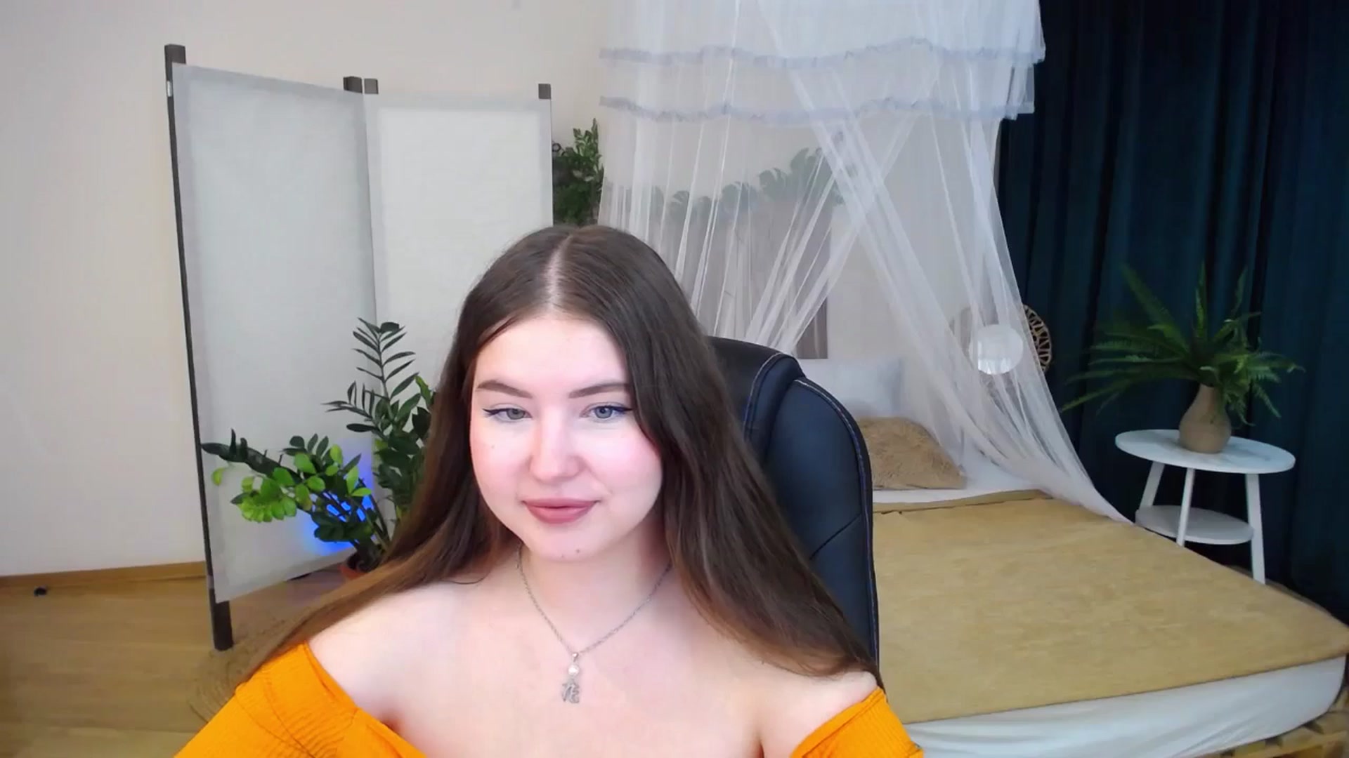 Gallery image thumbnail from AdmireMyEyes's myfreecams stream on, 09/26/2024, 18:29 image 13 of 20
