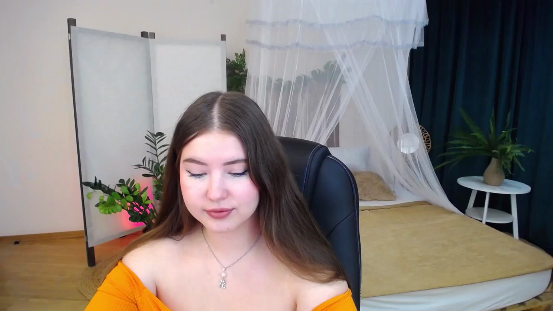 Gallery image thumbnail from AdmireMyEyes's myfreecams stream on, 09/26/2024, 18:29 image 15 of 20