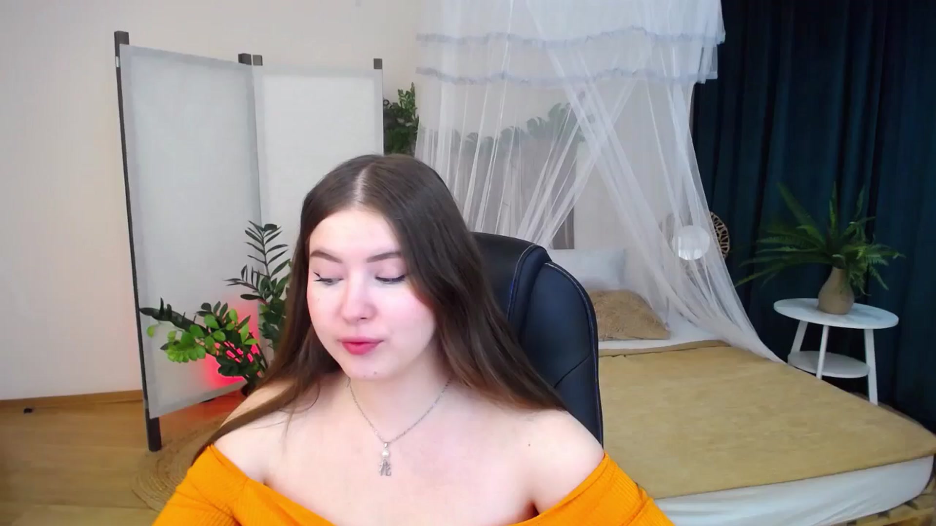 Gallery image thumbnail from AdmireMyEyes's myfreecams stream on, 09/26/2024, 18:29 image 2 of 20