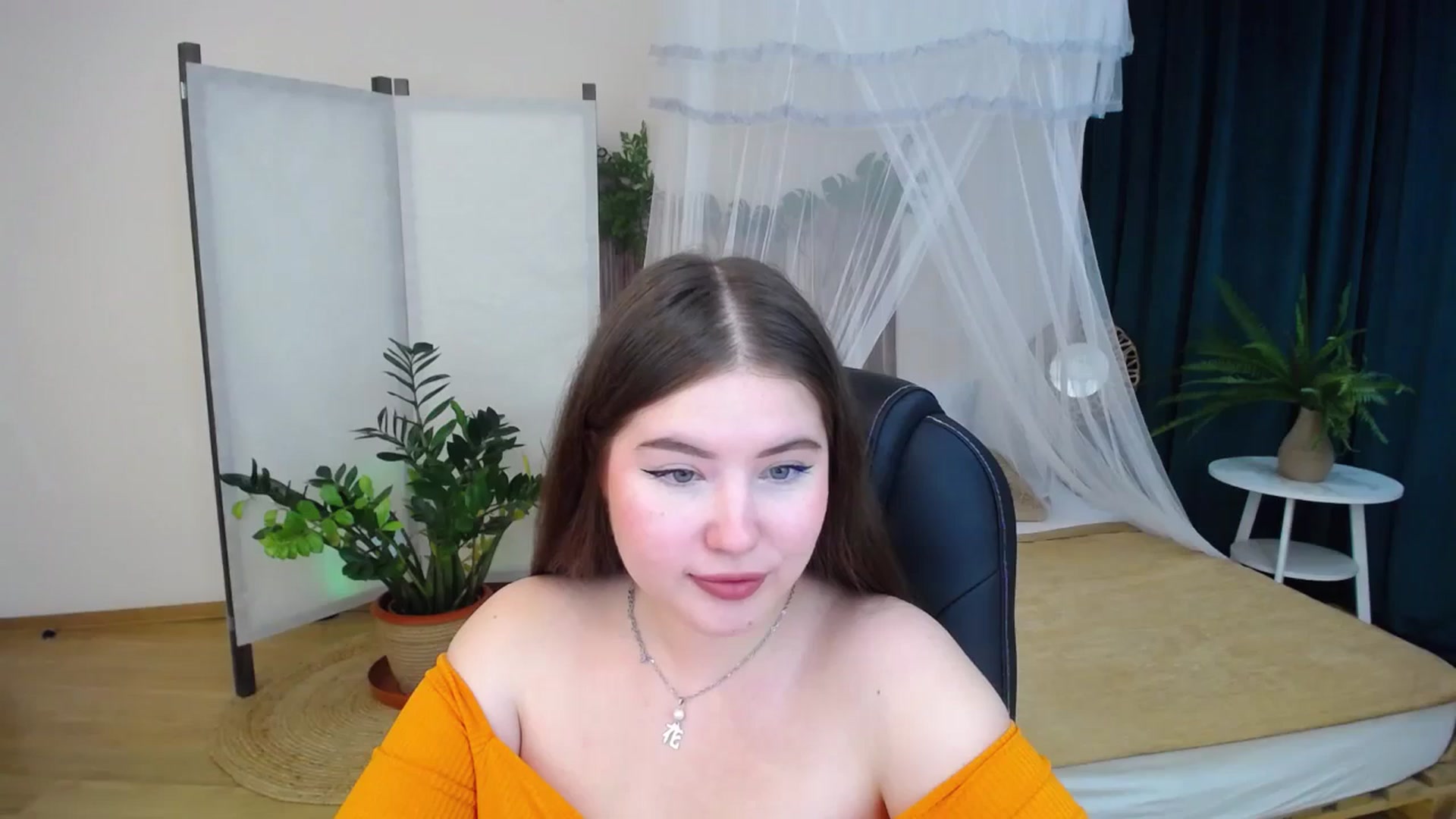 Gallery image thumbnail from AdmireMyEyes's myfreecams stream on, 09/26/2024, 19:46 image 5 of 20
