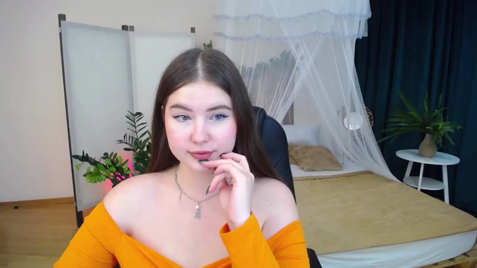 Gallery image thumbnail from AdmireMyEyes's myfreecams stream on, 09/26/2024, 19:46 image 20 of 20