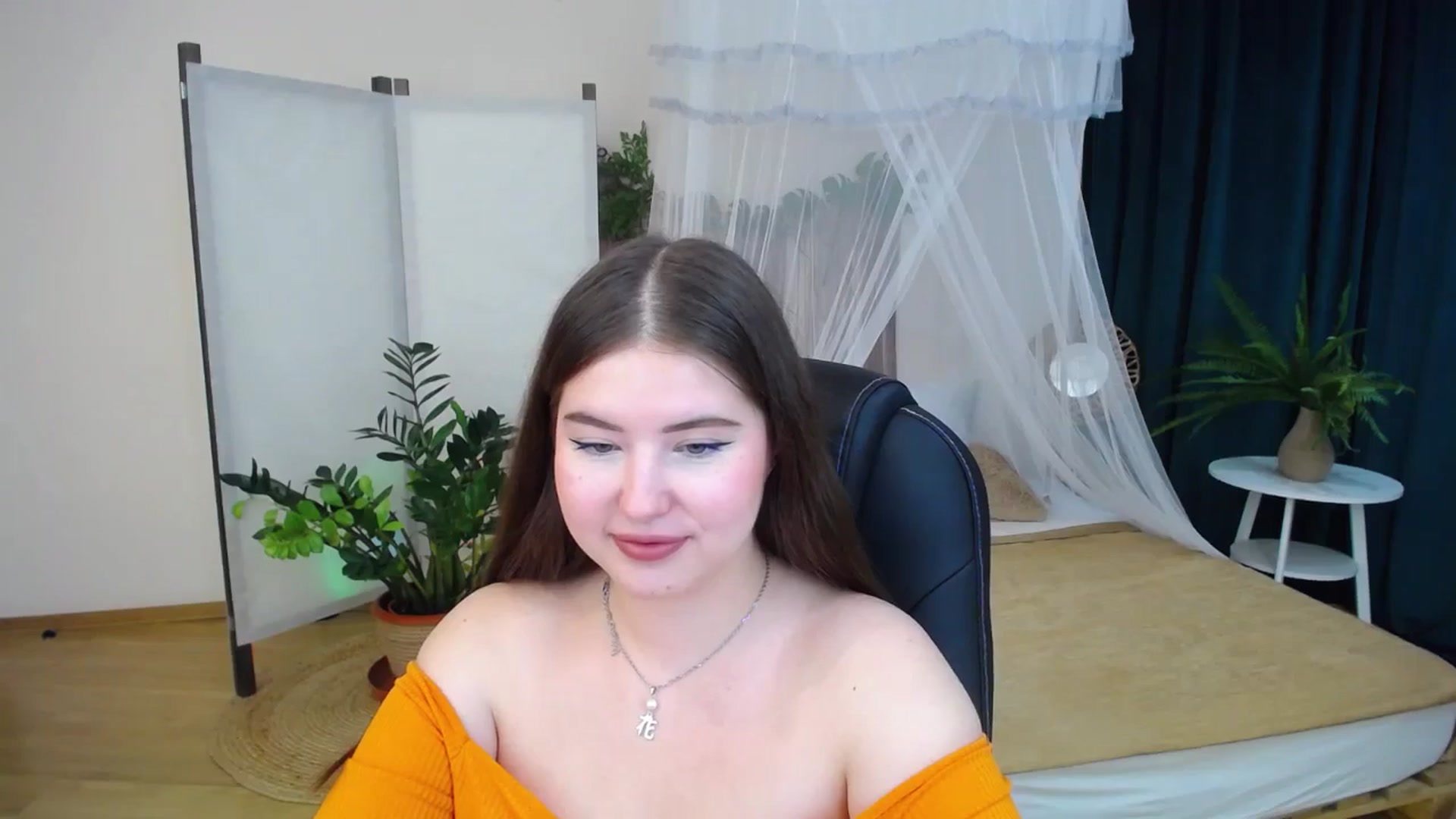 Gallery image thumbnail from AdmireMyEyes's myfreecams stream on, 09/26/2024, 19:46 image 3 of 20