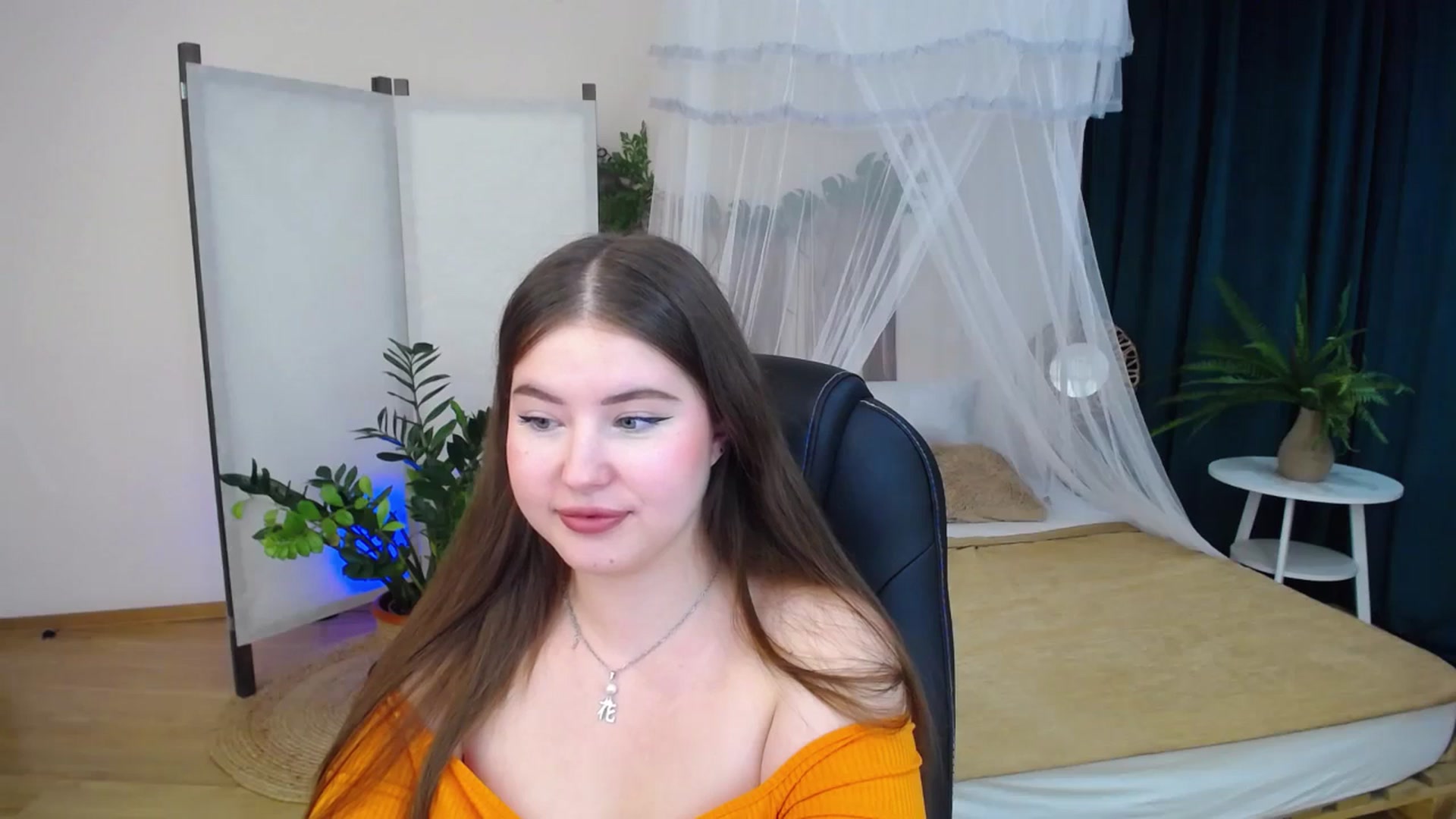 Gallery image thumbnail from AdmireMyEyes's myfreecams stream on, 09/26/2024, 19:46 image 9 of 20