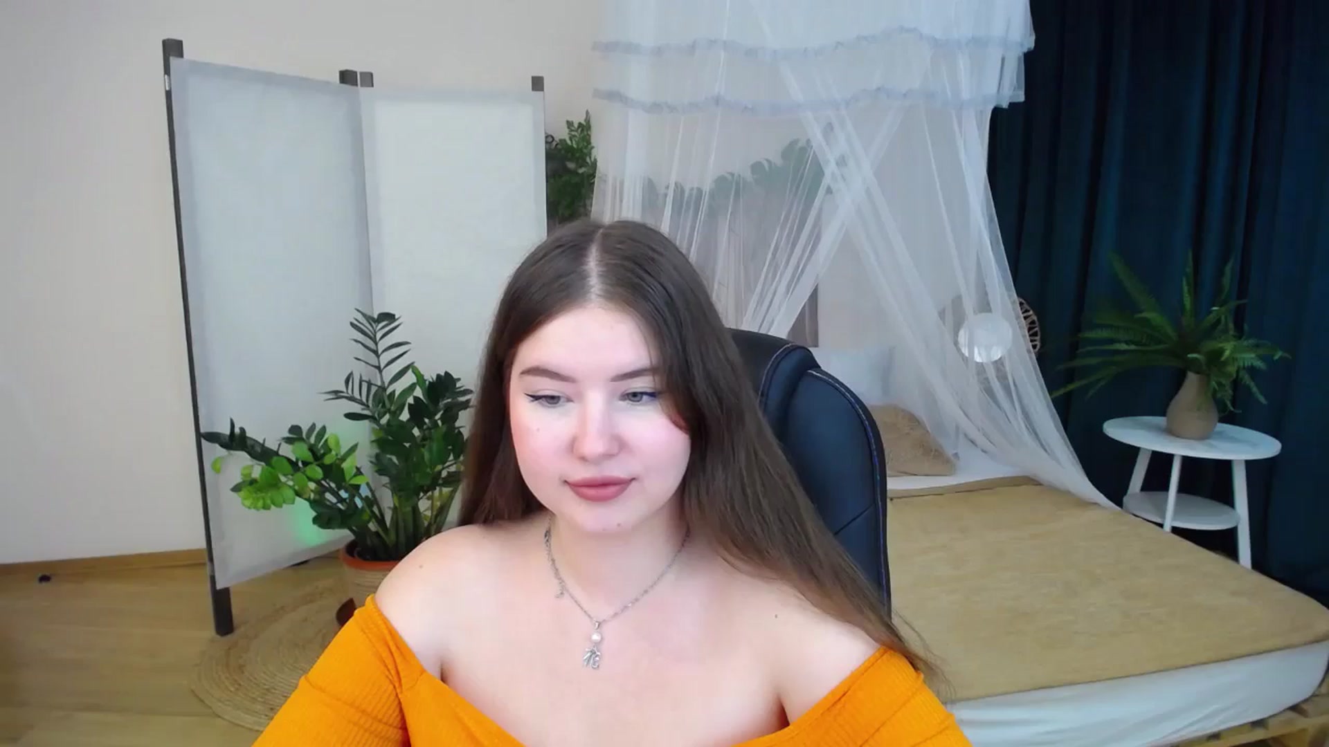 Gallery image thumbnail from AdmireMyEyes's myfreecams stream on, 09/26/2024, 19:46 image 6 of 20