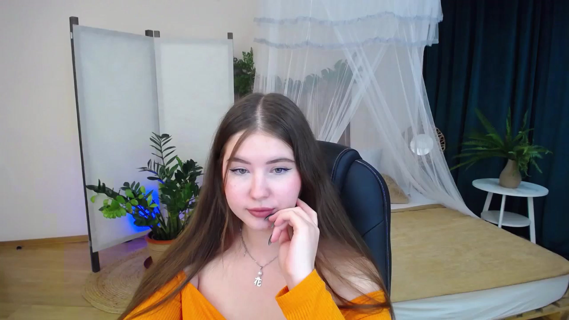 Gallery image thumbnail from AdmireMyEyes's myfreecams stream on, 09/26/2024, 19:46 image 16 of 20