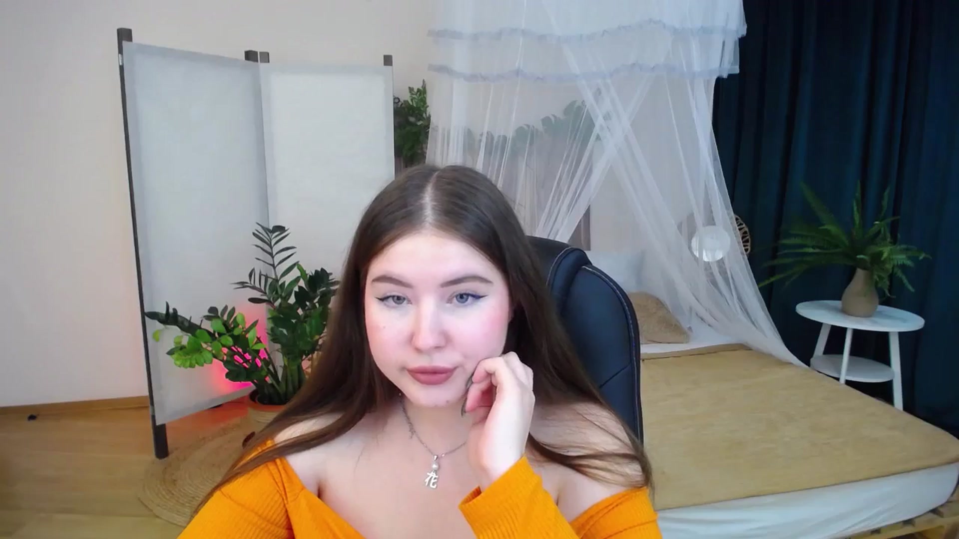 Gallery image thumbnail from AdmireMyEyes's myfreecams stream on, 09/26/2024, 19:46 image 13 of 20