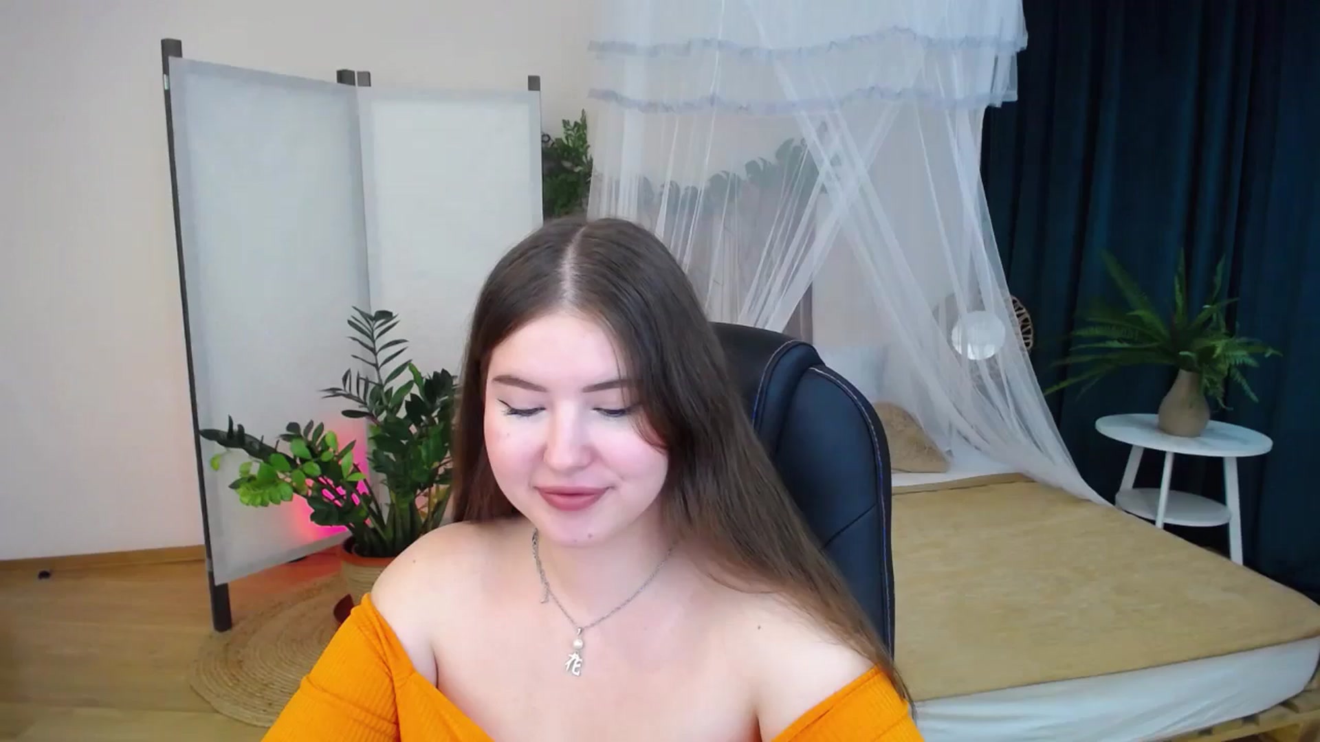 Gallery image thumbnail from AdmireMyEyes's myfreecams stream on, 09/26/2024, 19:46 image 7 of 20