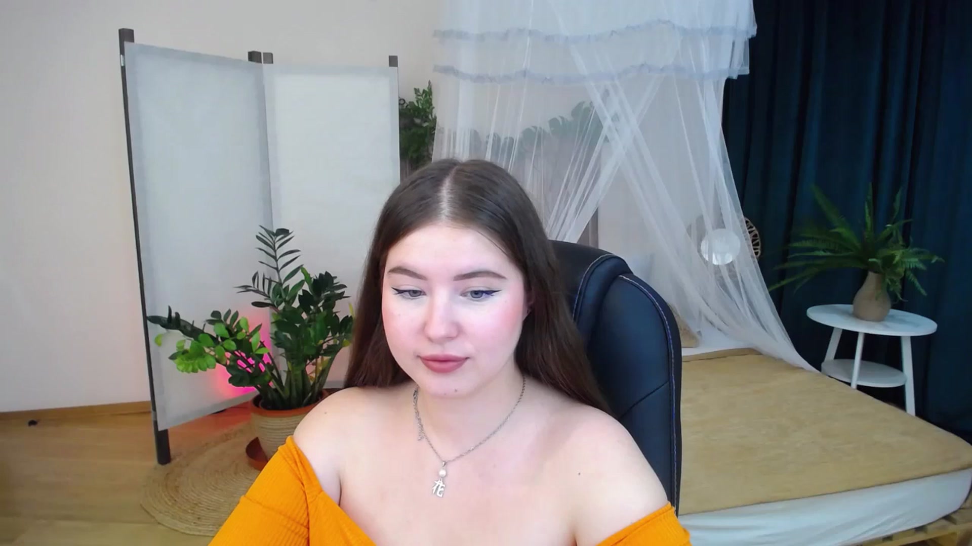 Gallery image thumbnail from AdmireMyEyes's myfreecams stream on, 09/26/2024, 19:46 image 4 of 20