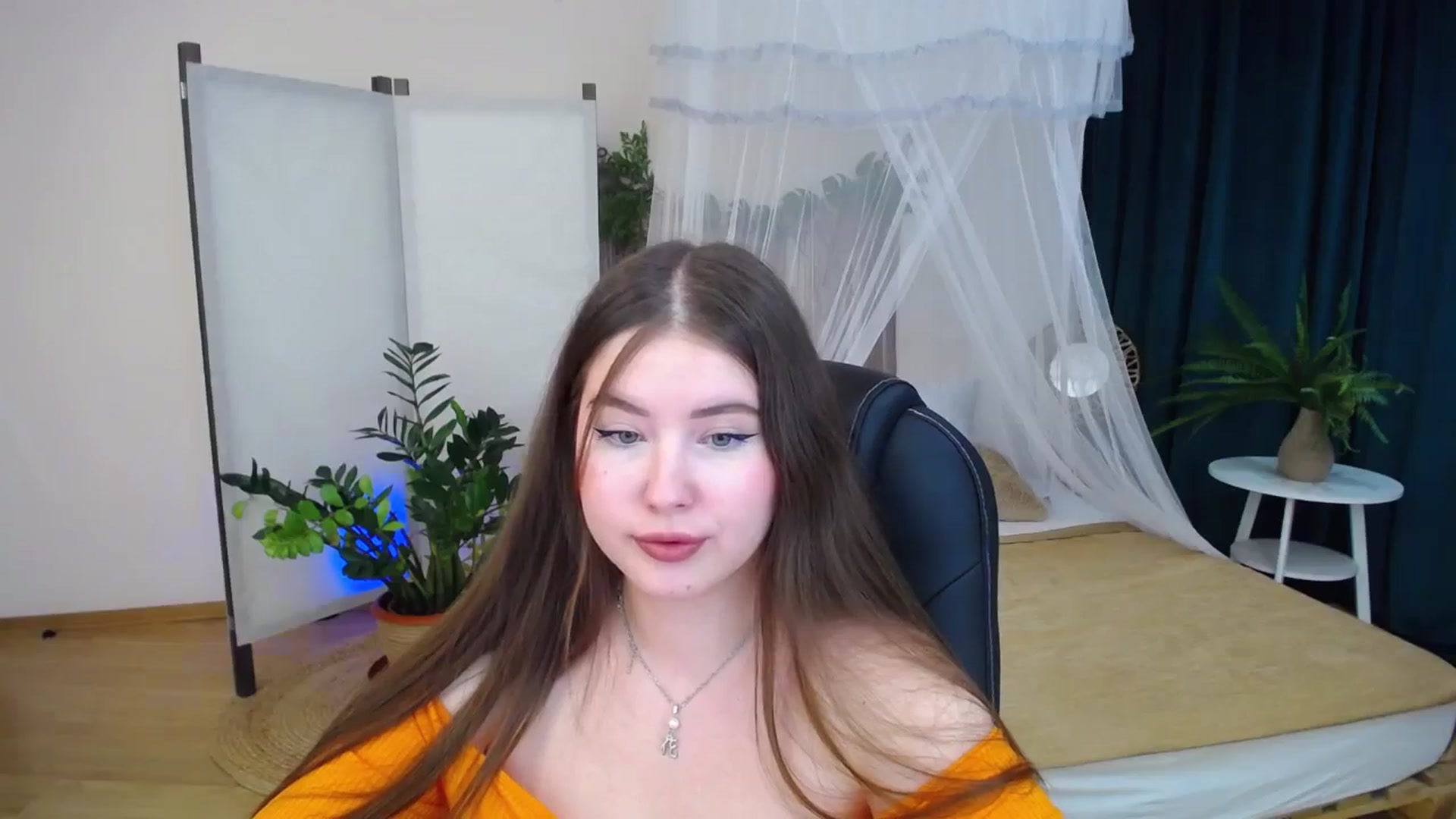 Gallery image thumbnail from AdmireMyEyes's myfreecams stream on, 09/26/2024, 19:46 image 18 of 20