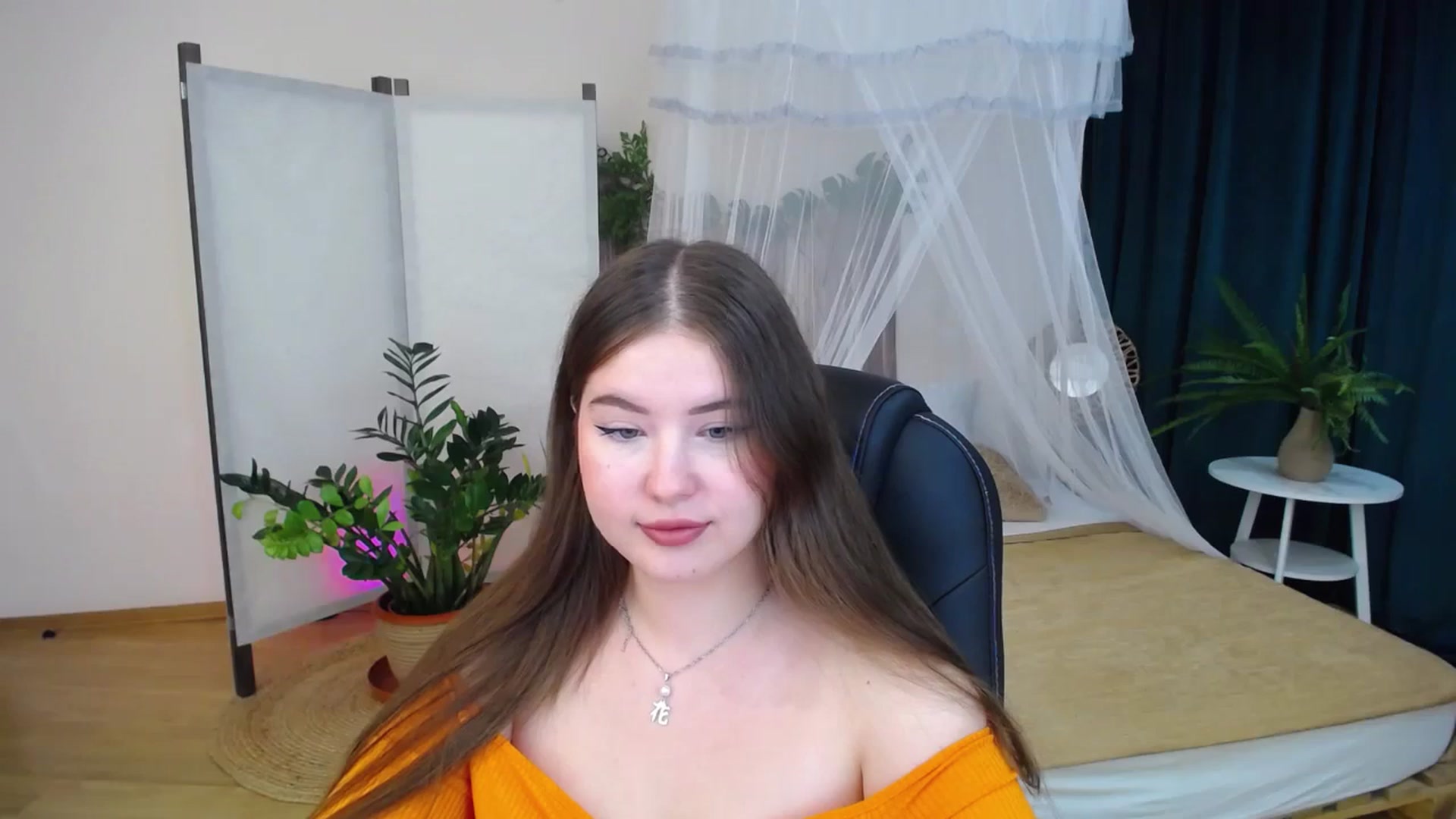 Gallery image thumbnail from AdmireMyEyes's myfreecams stream on, 09/26/2024, 19:46 image 8 of 20