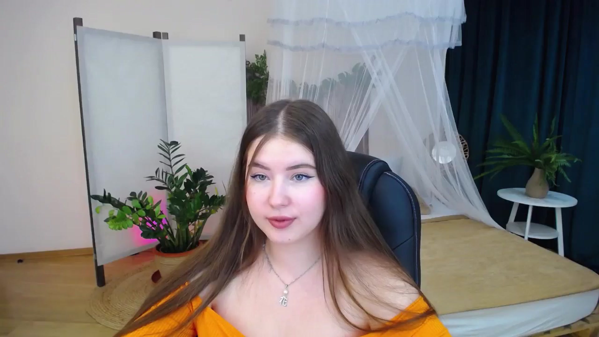 Gallery image thumbnail from AdmireMyEyes's myfreecams stream on, 09/26/2024, 19:46 image 17 of 20