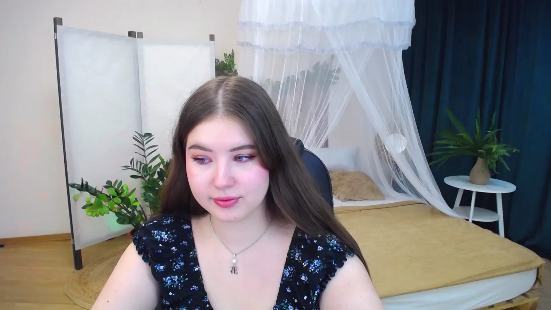 Gallery image thumbnail from AdmireMyEyes's myfreecams stream on, 09/27/2024, 18:48 image 16 of 20