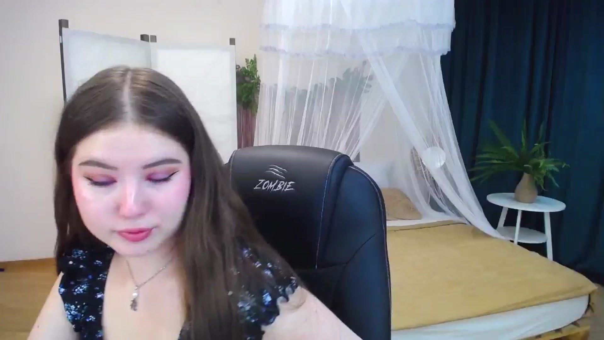 Gallery image thumbnail from AdmireMyEyes's myfreecams stream on, 09/27/2024, 18:48 image 9 of 20