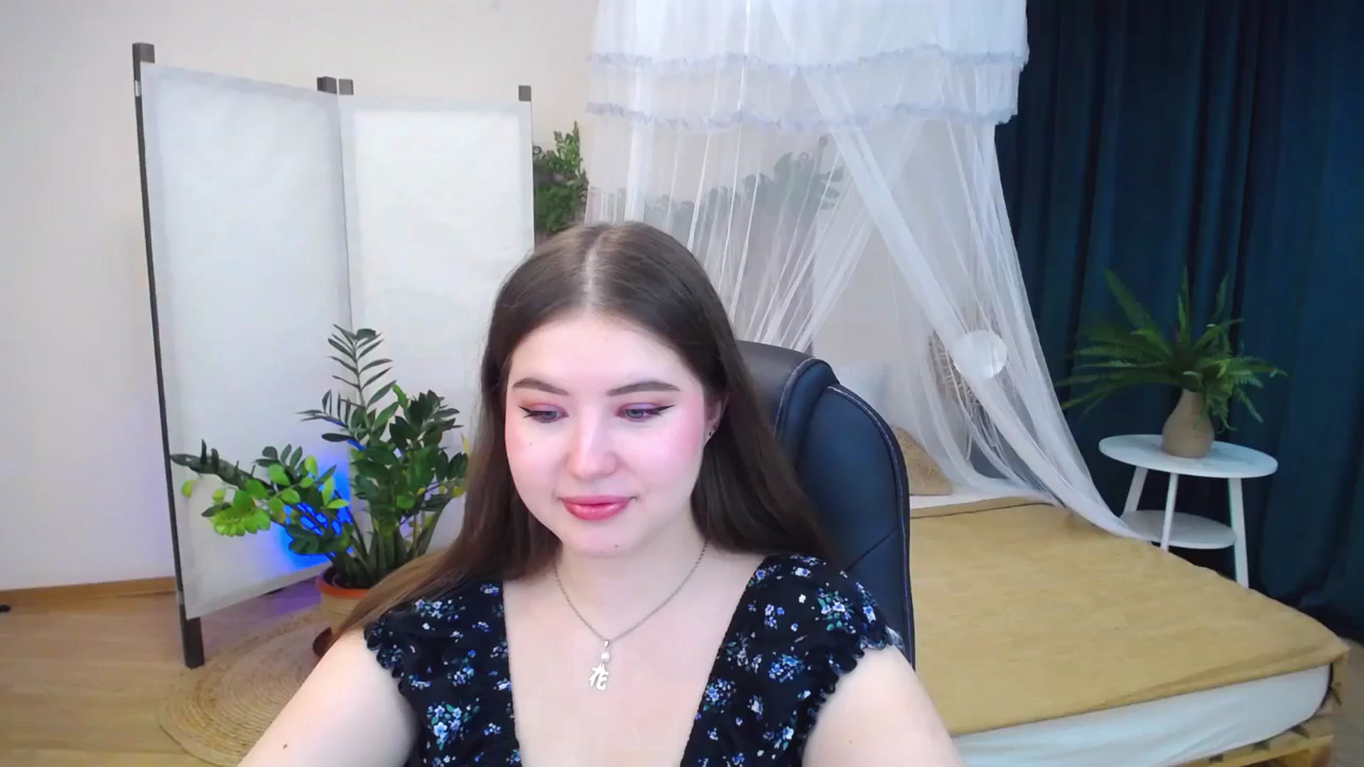 Gallery image thumbnail from AdmireMyEyes's myfreecams stream on, 09/27/2024, 18:48 image 10 of 20