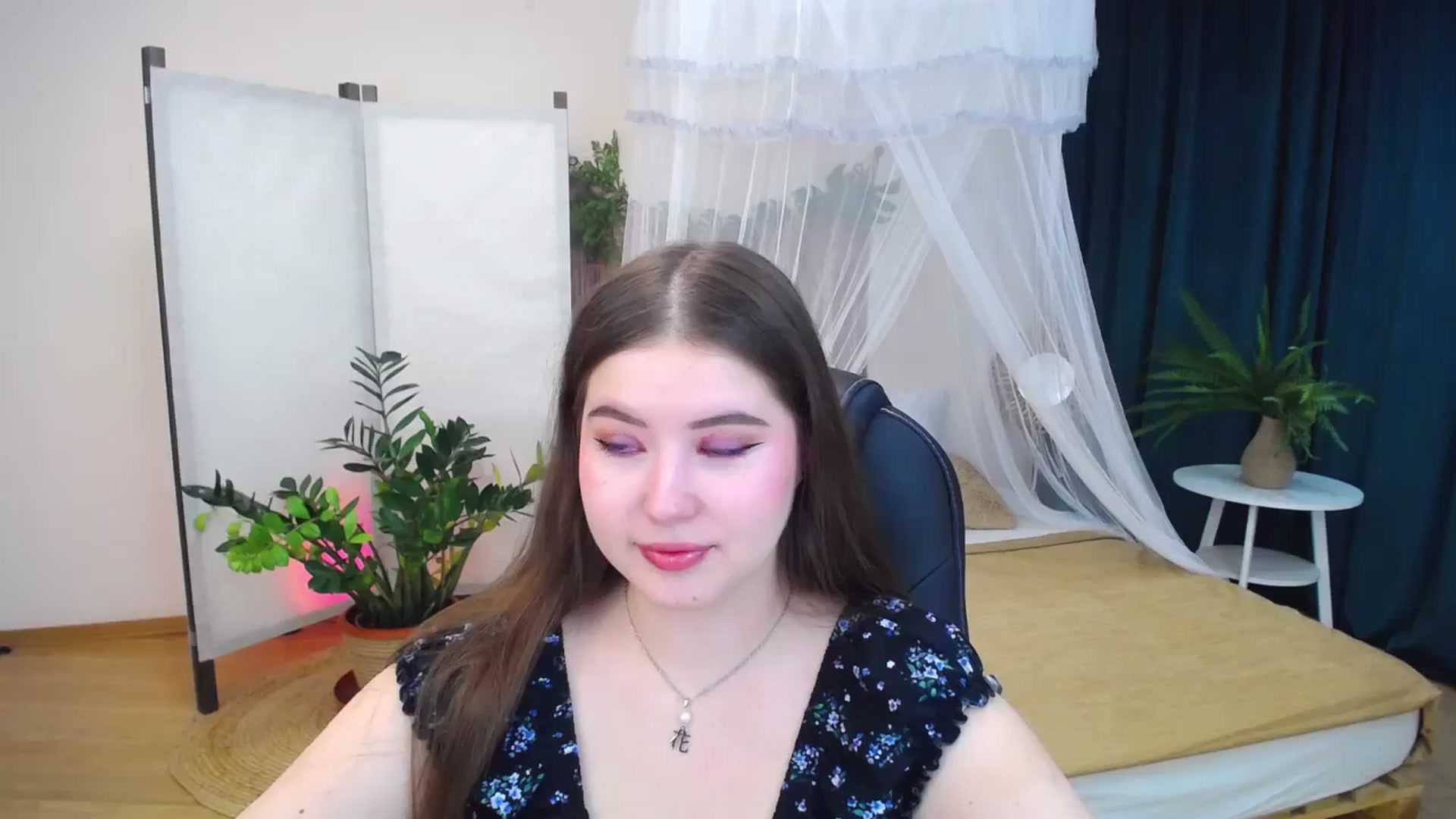 Gallery image thumbnail from AdmireMyEyes's myfreecams stream on, 09/27/2024, 18:48 image 3 of 20
