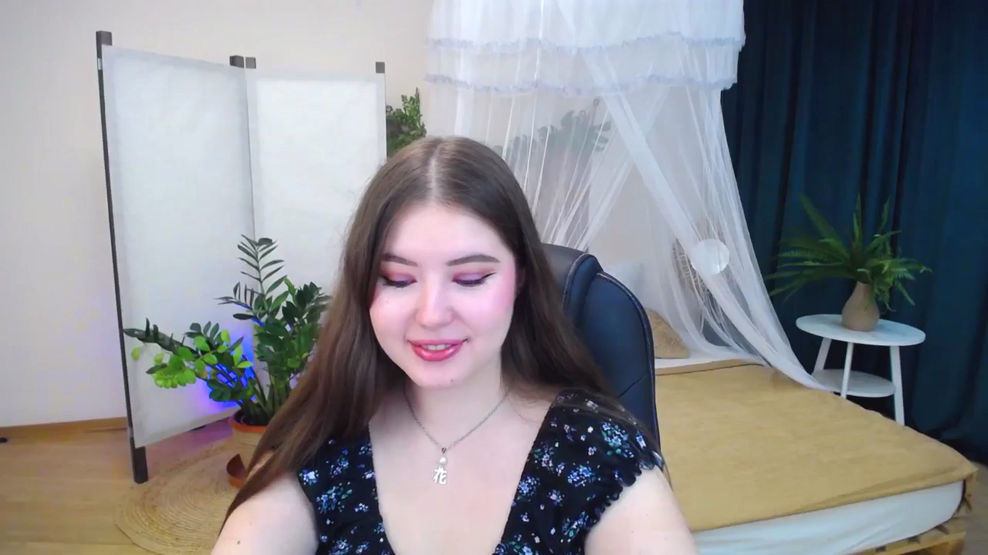 Gallery image thumbnail from AdmireMyEyes's myfreecams stream on, 09/27/2024, 18:48 image 19 of 20