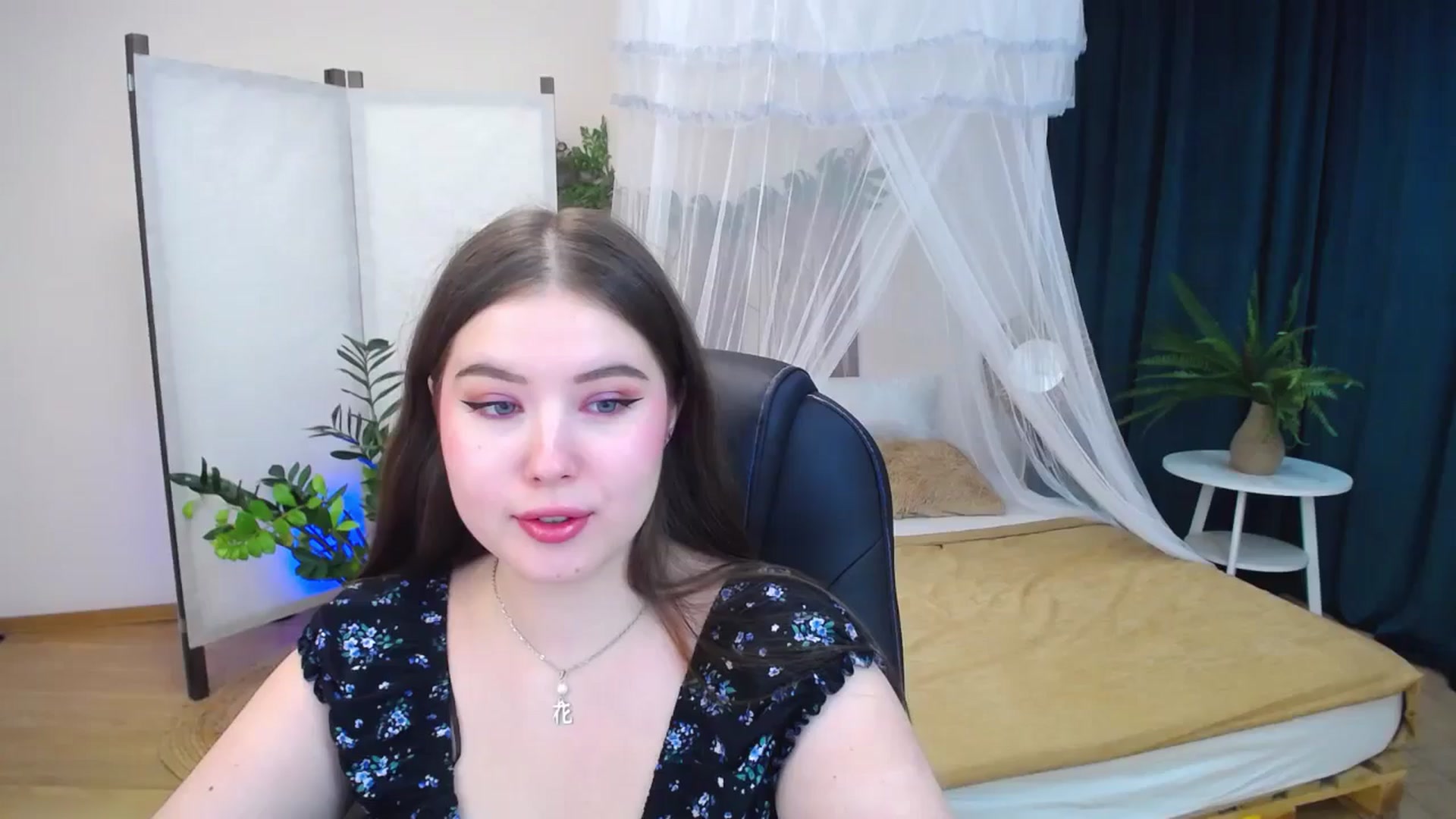 Gallery image thumbnail from AdmireMyEyes's myfreecams stream on, 09/27/2024, 21:44 image 1 of 20