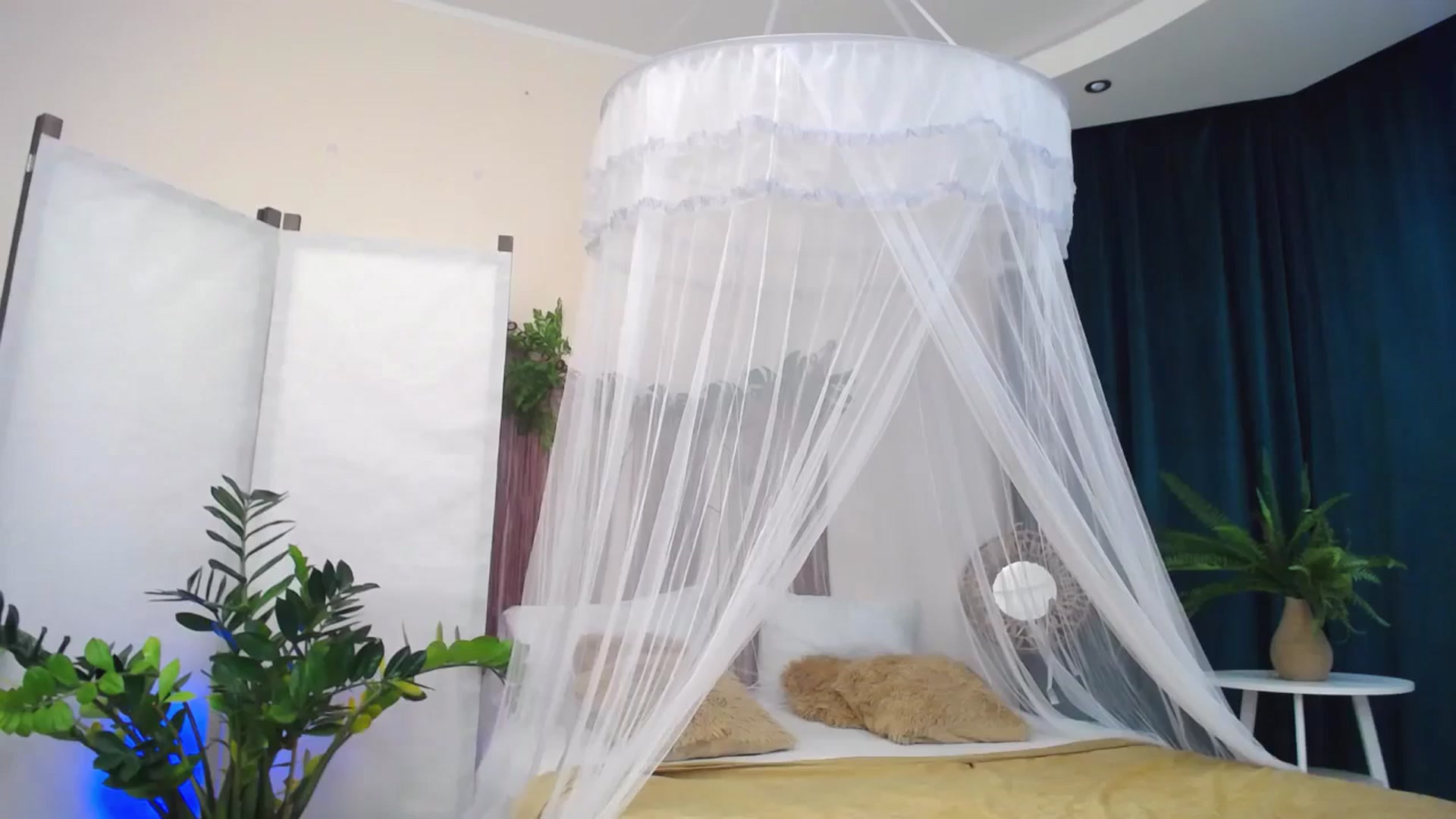Gallery image thumbnail from AdmireMyEyes's myfreecams stream on, 09/27/2024, 21:44 image 11 of 20