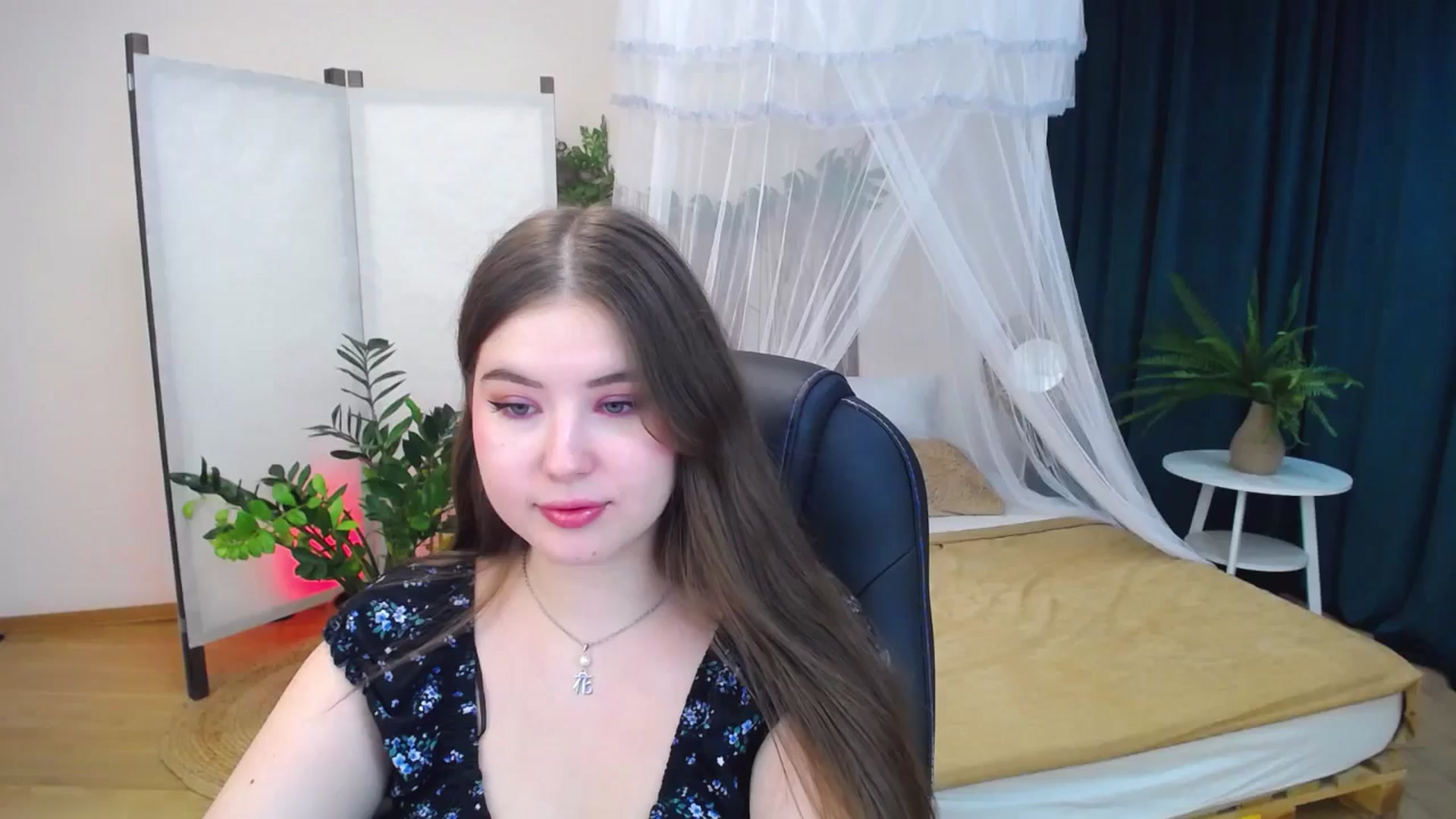 Gallery image thumbnail from AdmireMyEyes's myfreecams stream on, 09/27/2024, 21:44 image 4 of 20