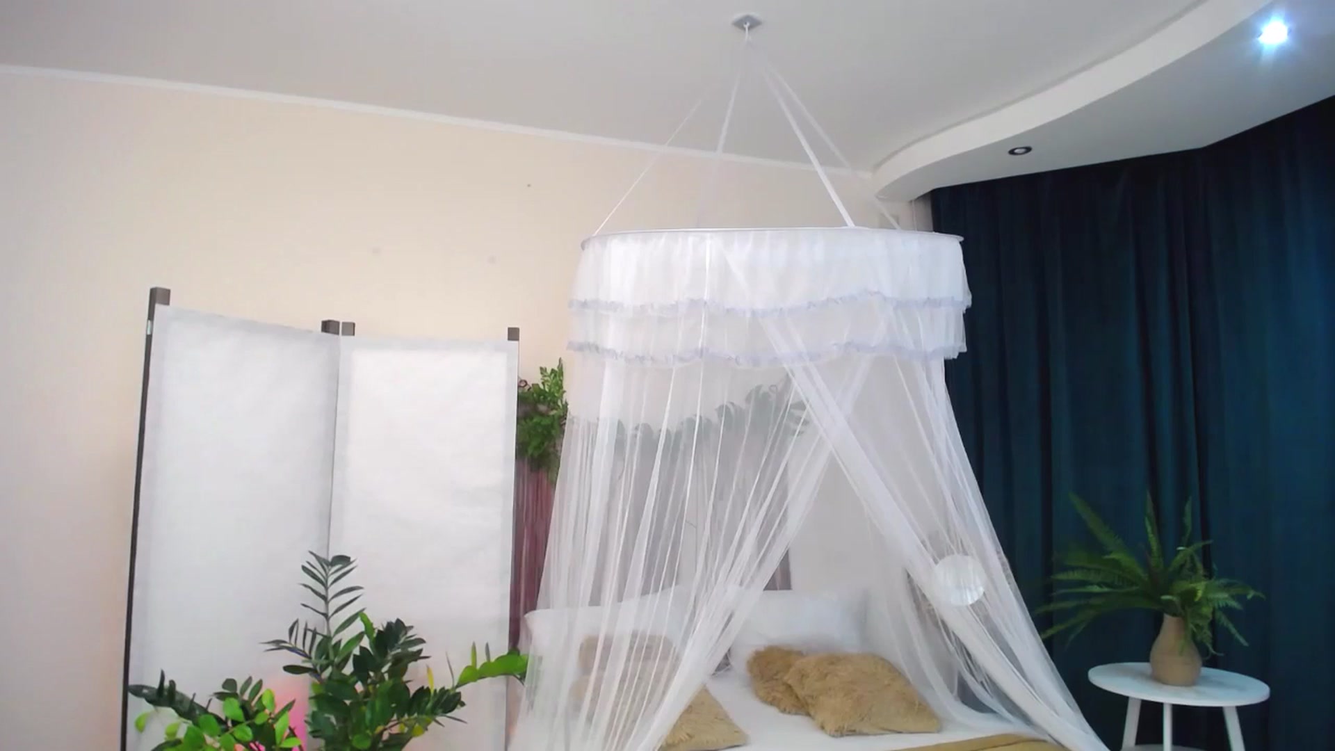Gallery image thumbnail from AdmireMyEyes's myfreecams stream on, 09/27/2024, 21:44 image 8 of 20