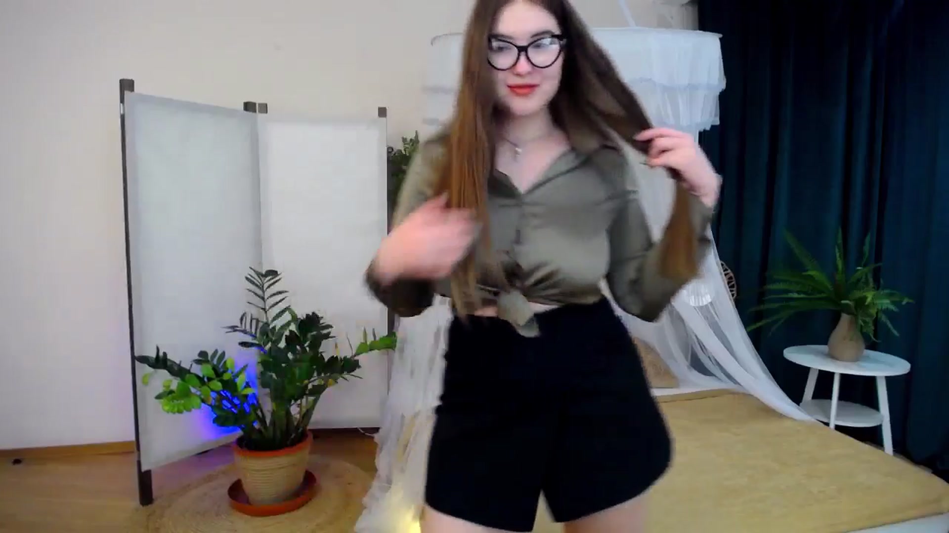 Gallery image thumbnail from AdmireMyEyes's myfreecams stream on, 09/28/2024, 19:09 image 18 of 20
