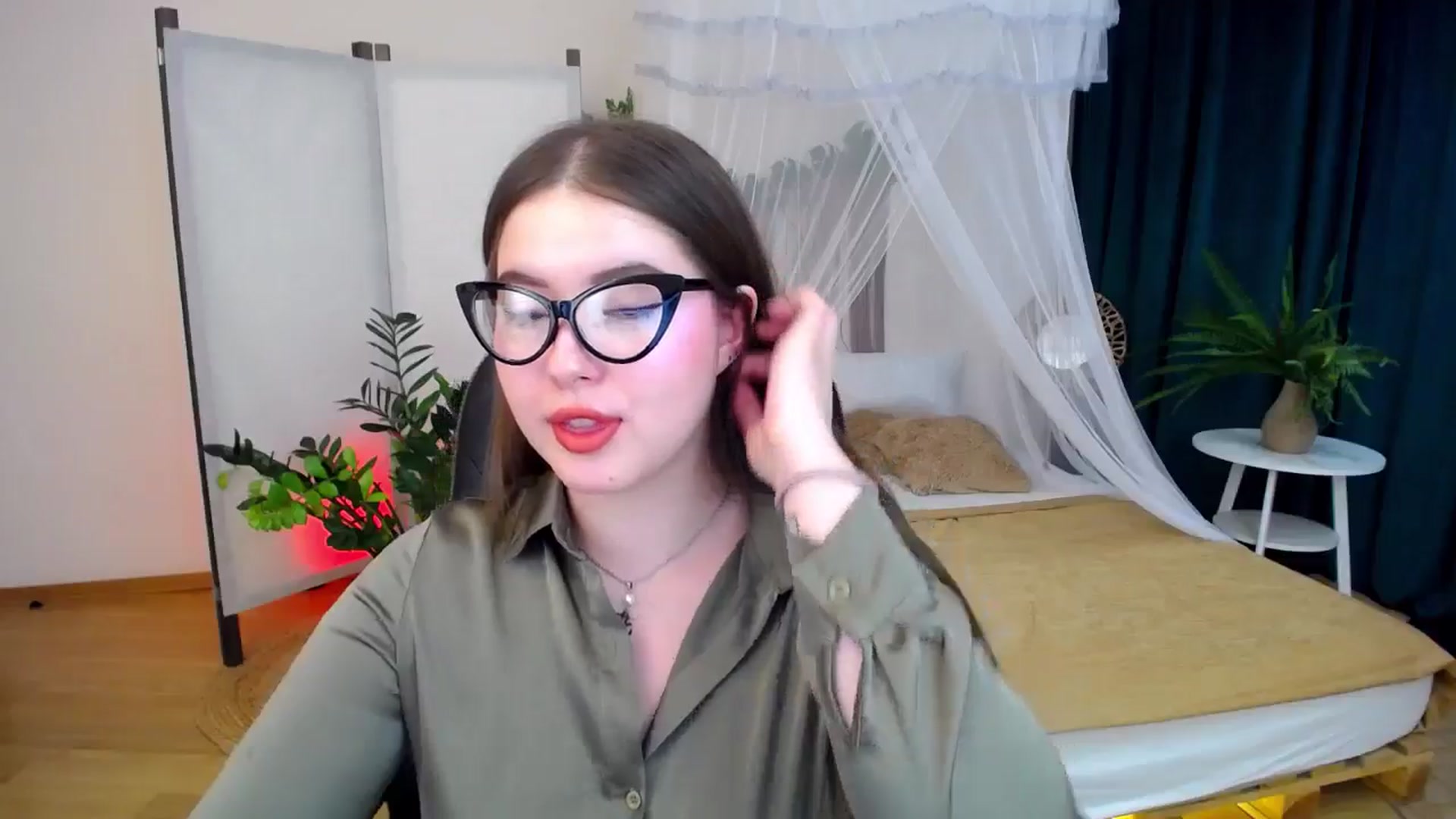 Gallery image thumbnail from AdmireMyEyes's myfreecams stream on, 09/28/2024, 20:50 image 19 of 20