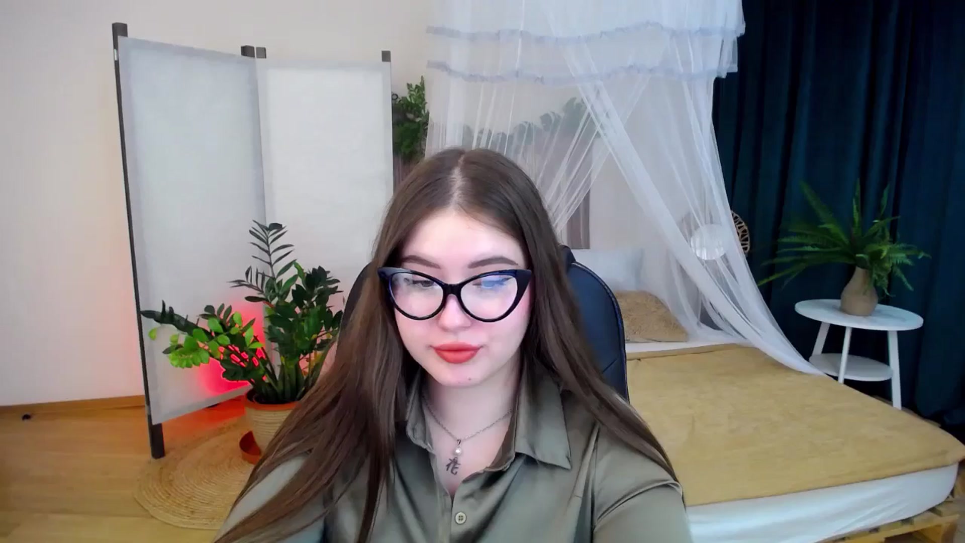 Gallery image thumbnail from AdmireMyEyes's myfreecams stream on, 09/28/2024, 20:50 image 7 of 20