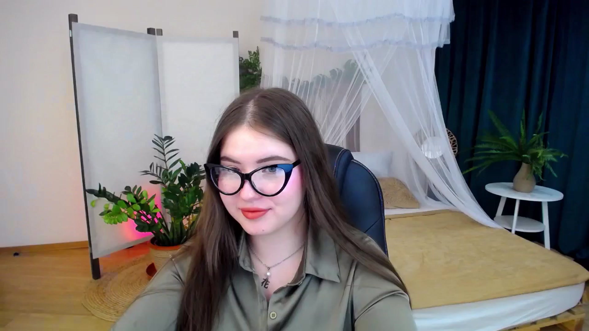 Gallery image thumbnail from AdmireMyEyes's myfreecams stream on, 09/28/2024, 20:50 image 4 of 20