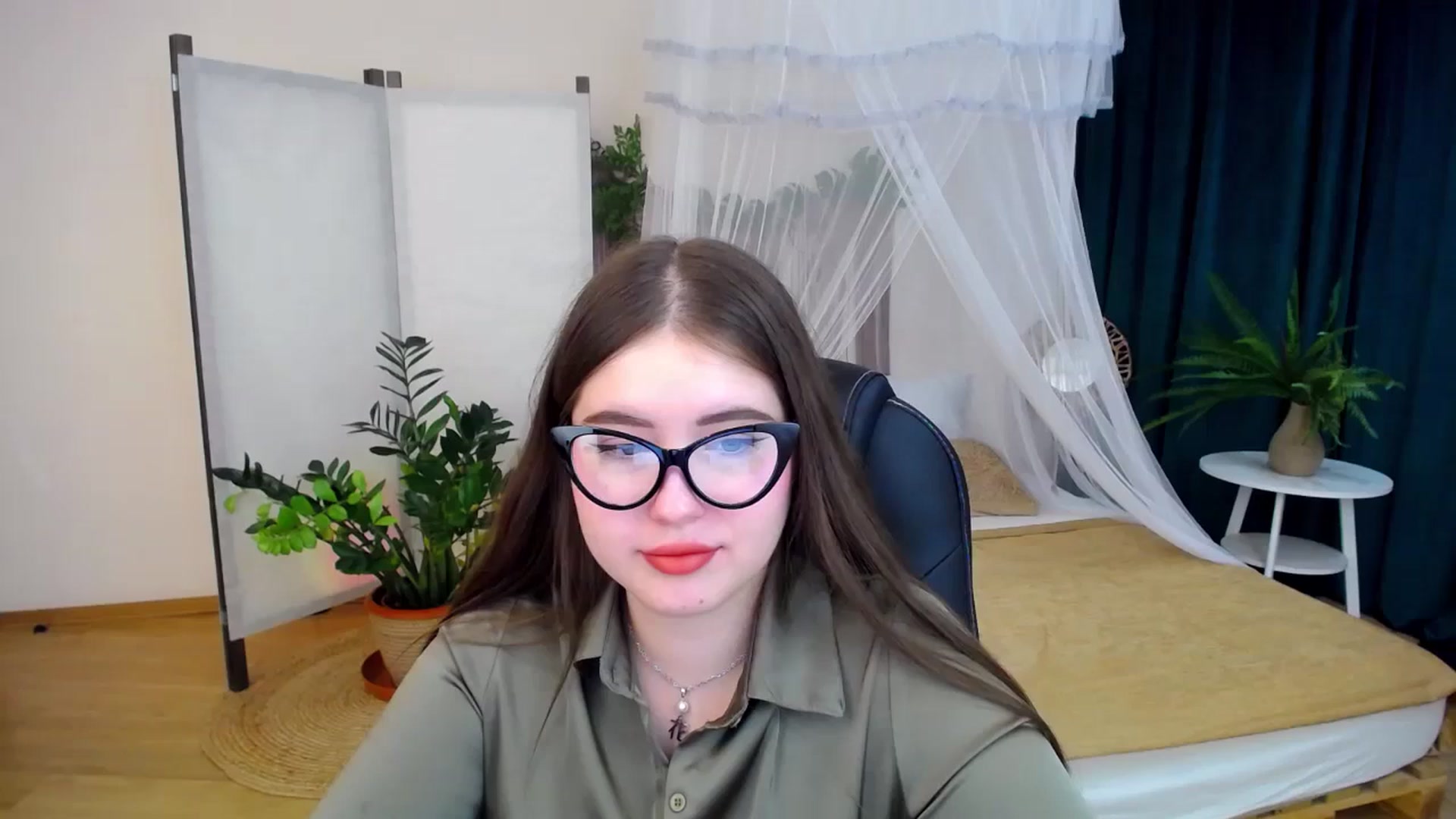 Gallery image thumbnail from AdmireMyEyes's myfreecams stream on, 09/28/2024, 20:50 image 8 of 20