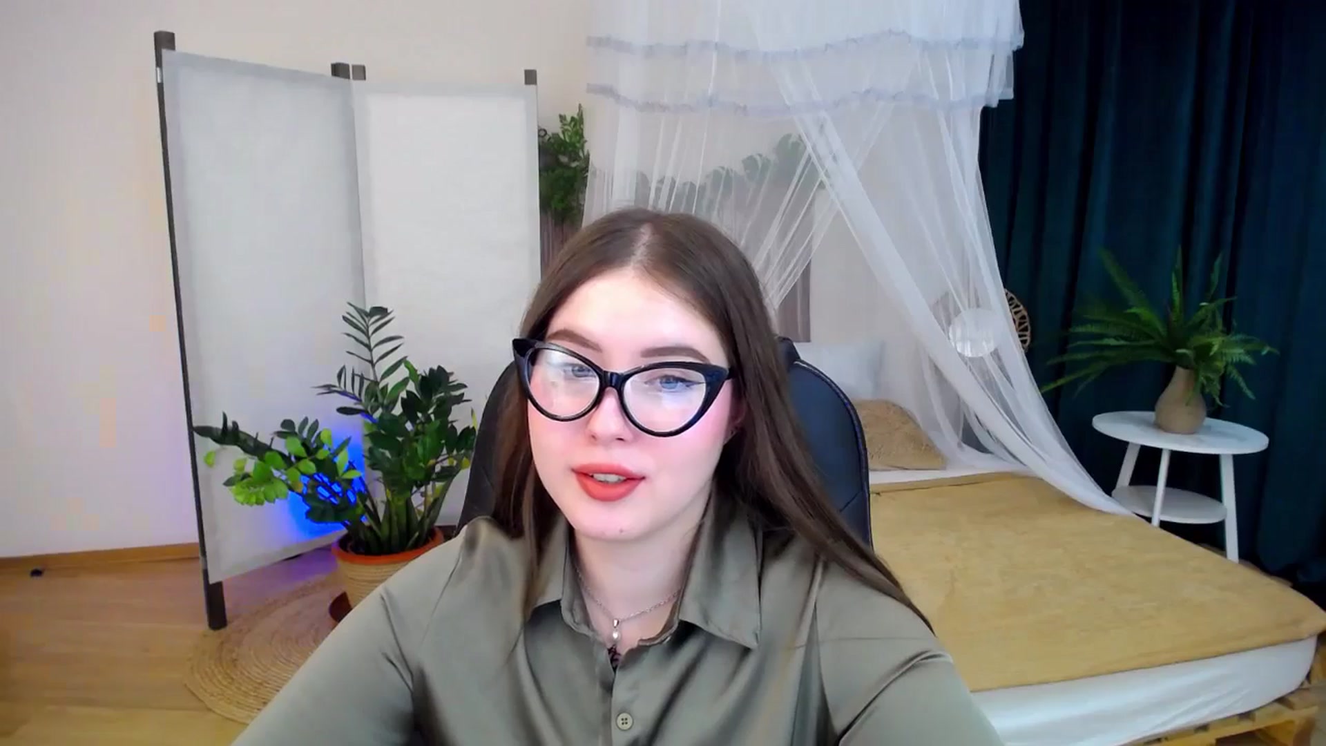 Gallery image thumbnail from AdmireMyEyes's myfreecams stream on, 09/28/2024, 20:50 image 3 of 20