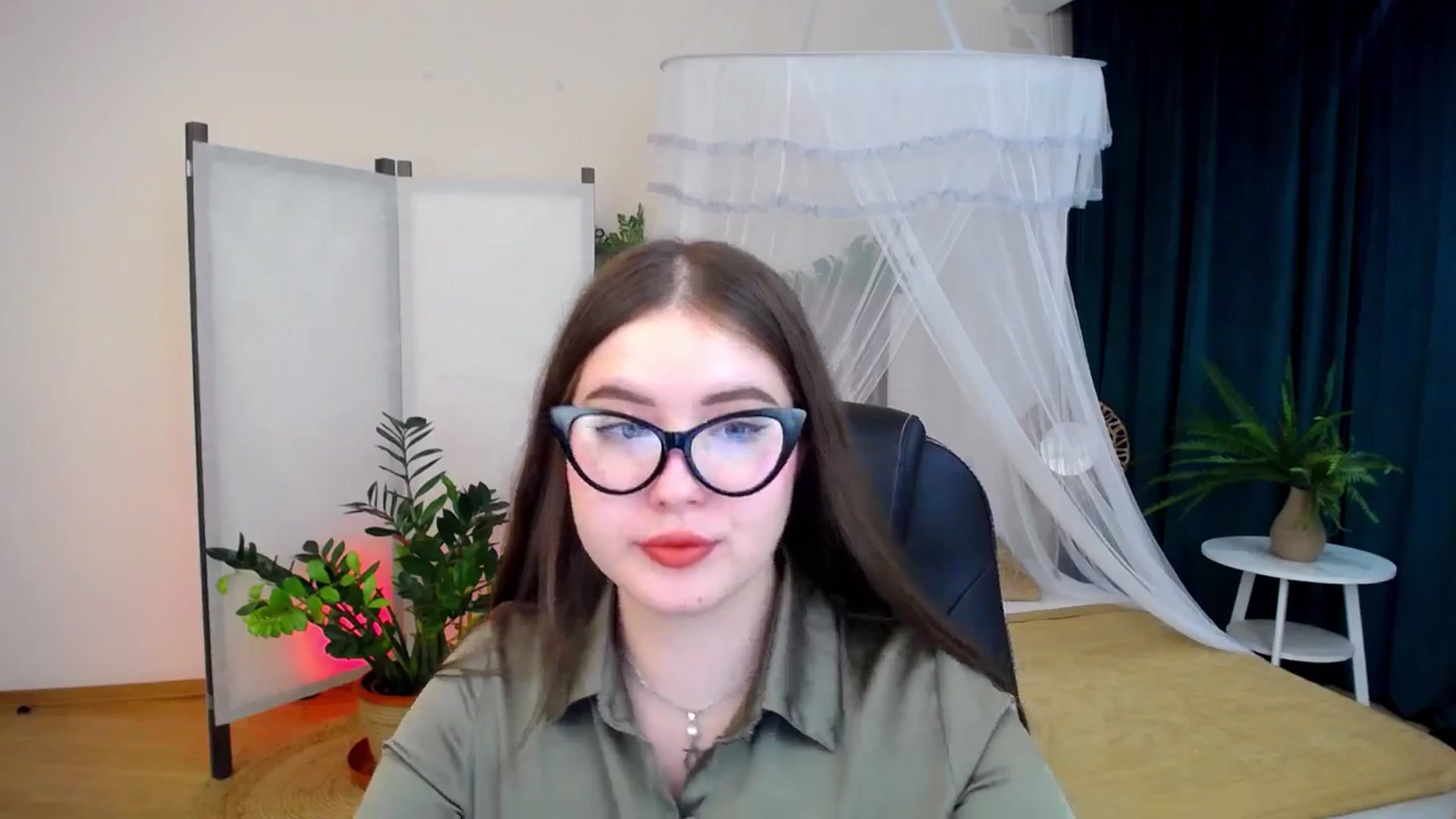 Gallery image thumbnail from AdmireMyEyes's myfreecams stream on, 09/28/2024, 20:50 image 2 of 20