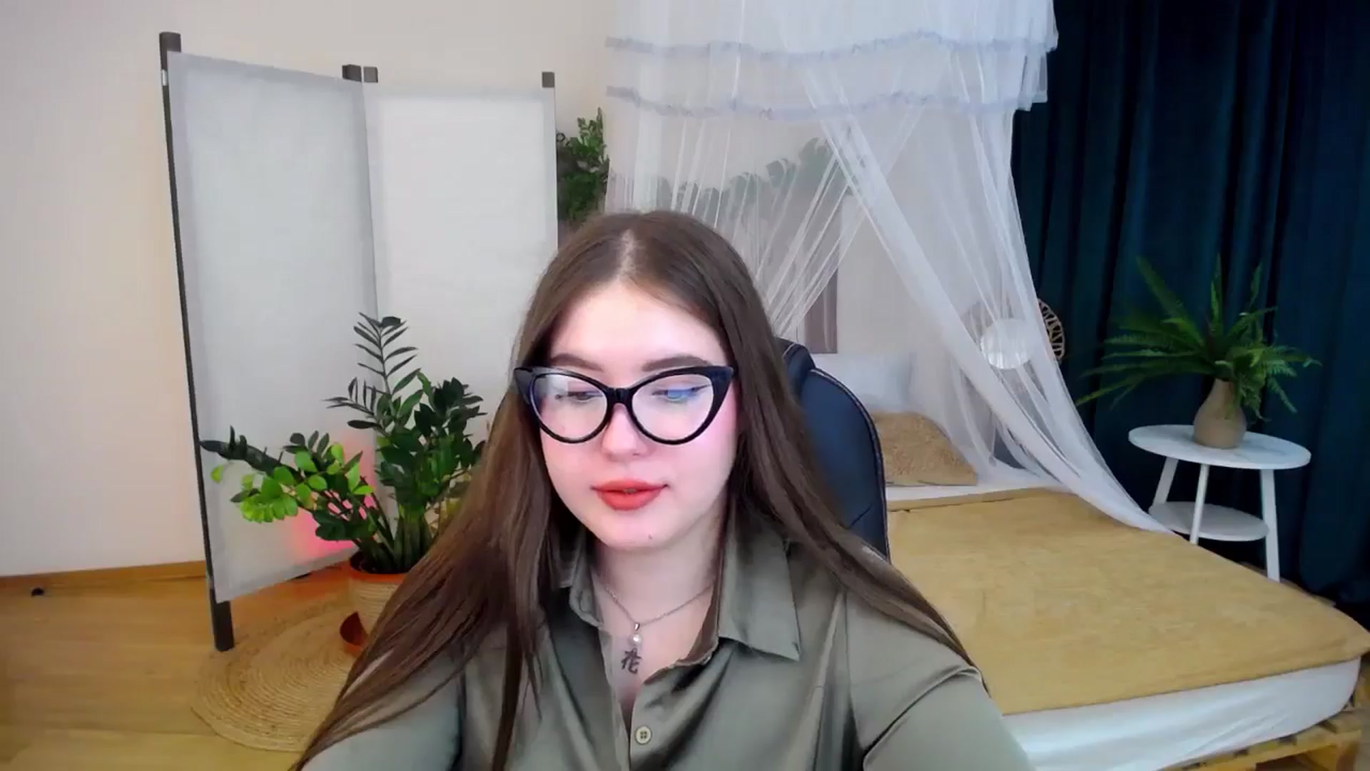 Gallery image thumbnail from AdmireMyEyes's myfreecams stream on, 09/28/2024, 20:50 image 6 of 20