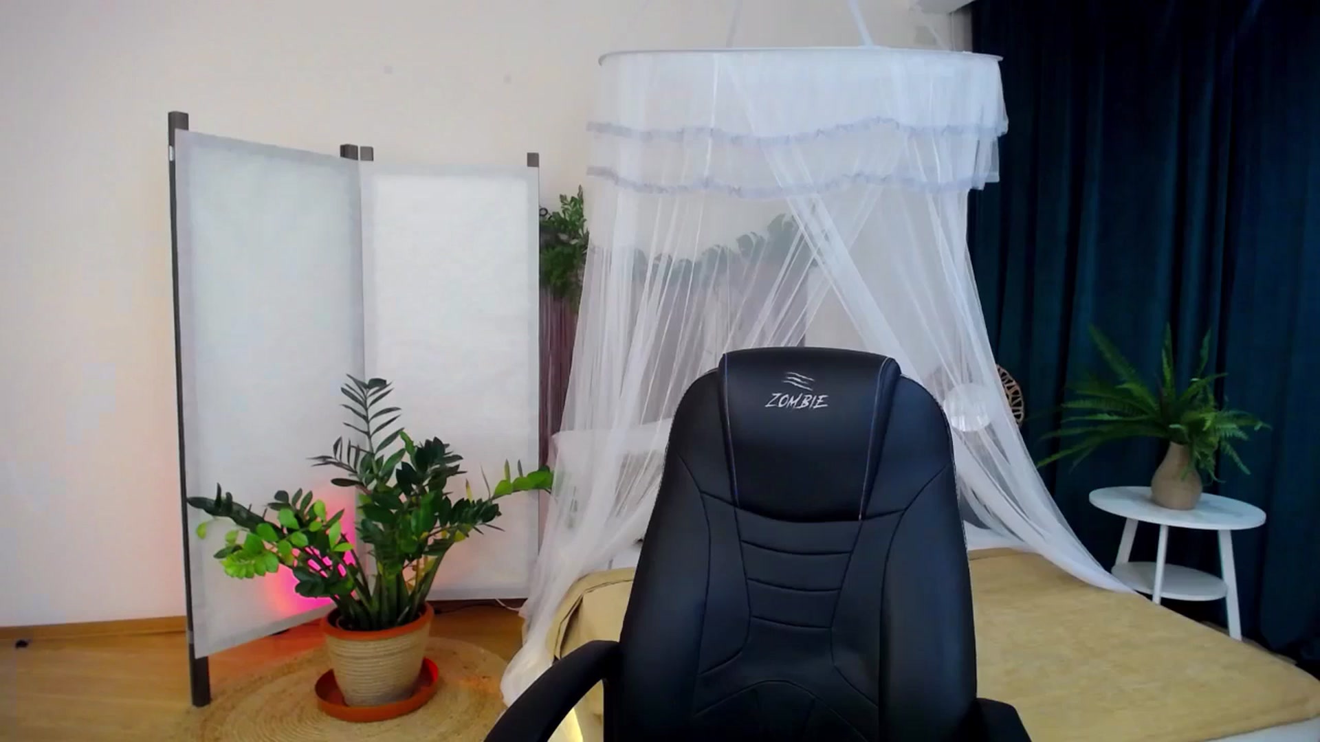 Gallery image thumbnail from AdmireMyEyes's myfreecams stream on, 09/28/2024, 20:50 image 1 of 20