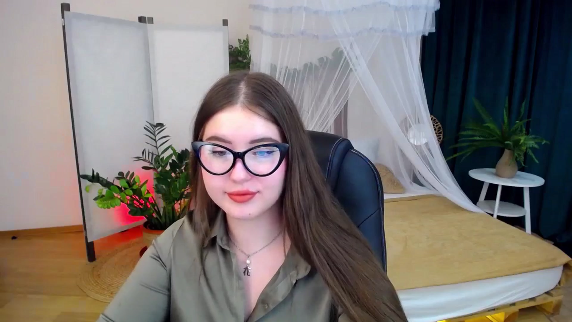 Gallery image thumbnail from AdmireMyEyes's myfreecams stream on, 09/28/2024, 21:41 image 2 of 20