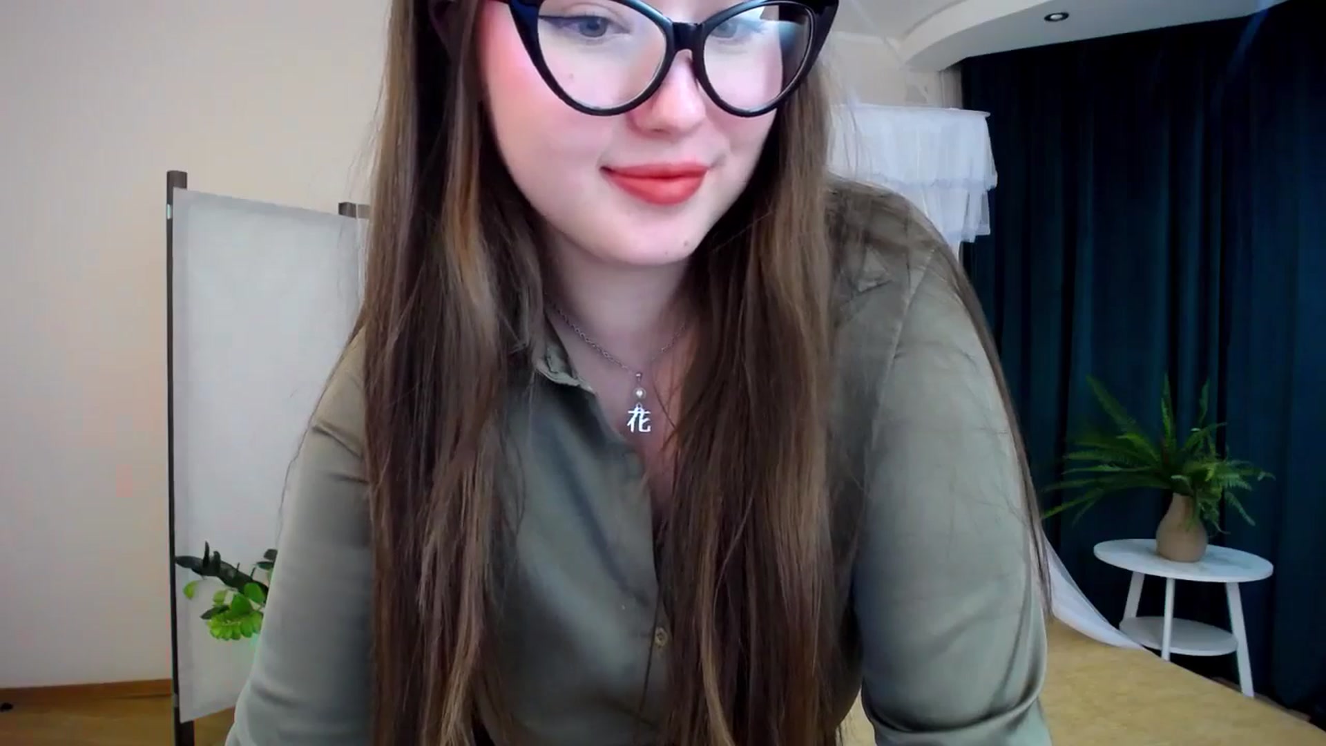 Gallery image thumbnail from AdmireMyEyes's myfreecams stream on, 09/28/2024, 21:41 image 16 of 20