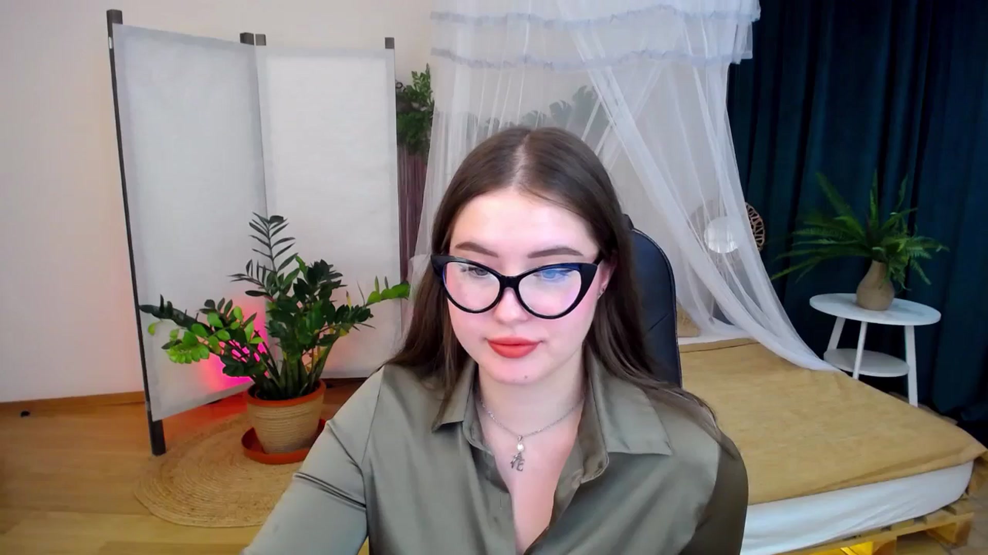 Gallery image thumbnail from AdmireMyEyes's myfreecams stream on, 09/28/2024, 23:46 image 20 of 20