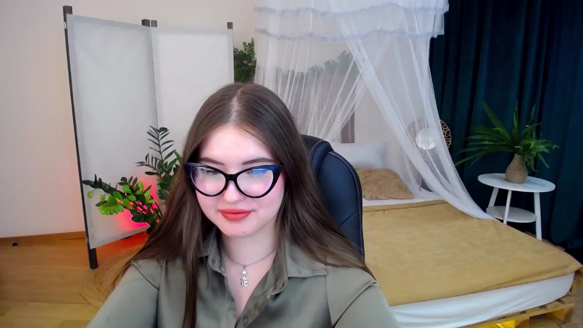 Gallery image thumbnail from AdmireMyEyes's myfreecams stream on, 09/28/2024, 23:46 image 5 of 20